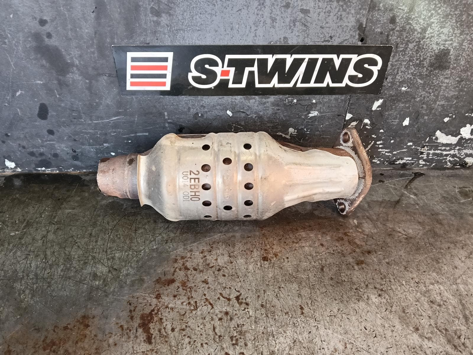Used auto part listing image: 2017 HYUNDAI TUCSON CATALYTIC CONVERTER UNDER CAR-CAT TYPE, 2.0, G4NC, PETROL, TL, 06/15-01/21 0000398165
