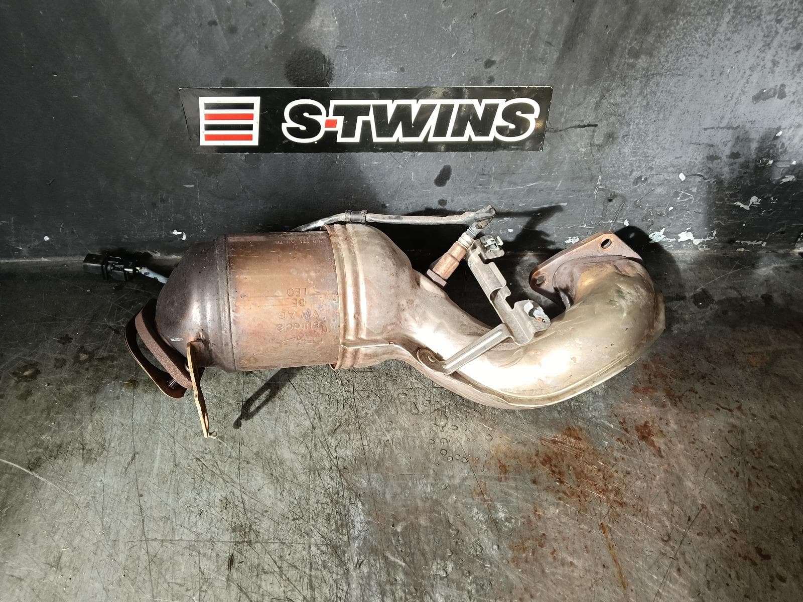 Used auto part listing image: 2014 VOLKSWAGEN TIGUAN CATALYTIC CONVERTER CATALYTIC CONVERTER, 1.4, PETROL, CAVD/CTHA/CAVA/CTHD CODE, 5N, 07/11-08/16 0000398238