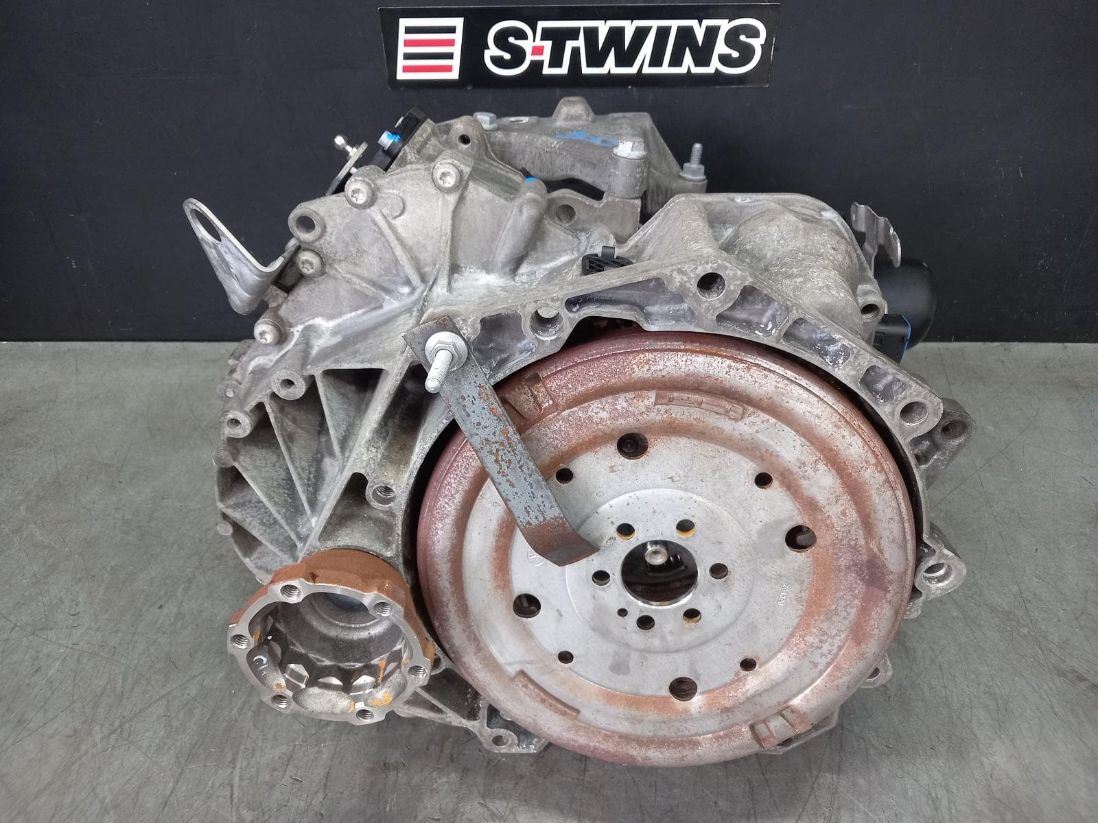 Used auto part listing image: 2015 SKODA YETI TRANS GEARBOX AUTO, FWD, PETROL, 1.4, 5L, QRB CODE, 04/14-12/17 0000325741