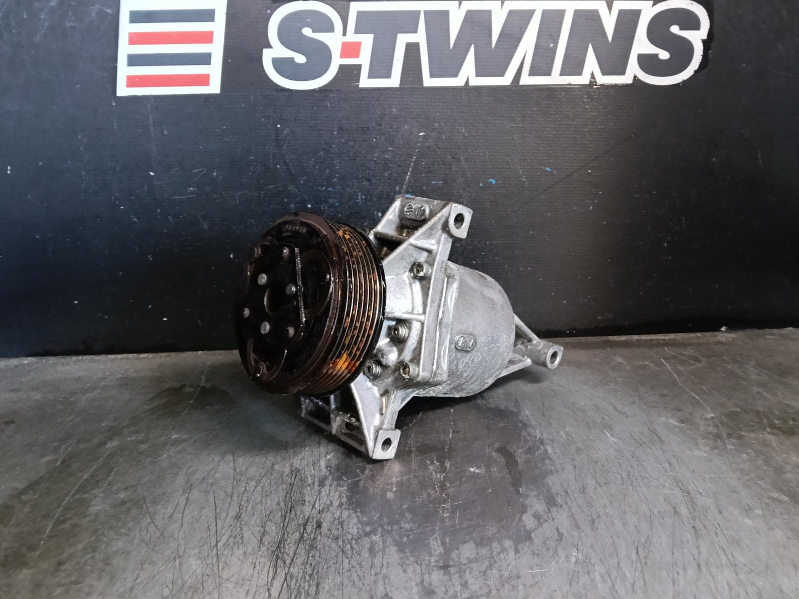 Used auto part listing image: 2015 NISSAN PULSAR A C COMPRESSOR B17/C12, 1.6, PETROL, MR16DDT, 1 PLUG TYPE, 12/12-12/17 0000411340