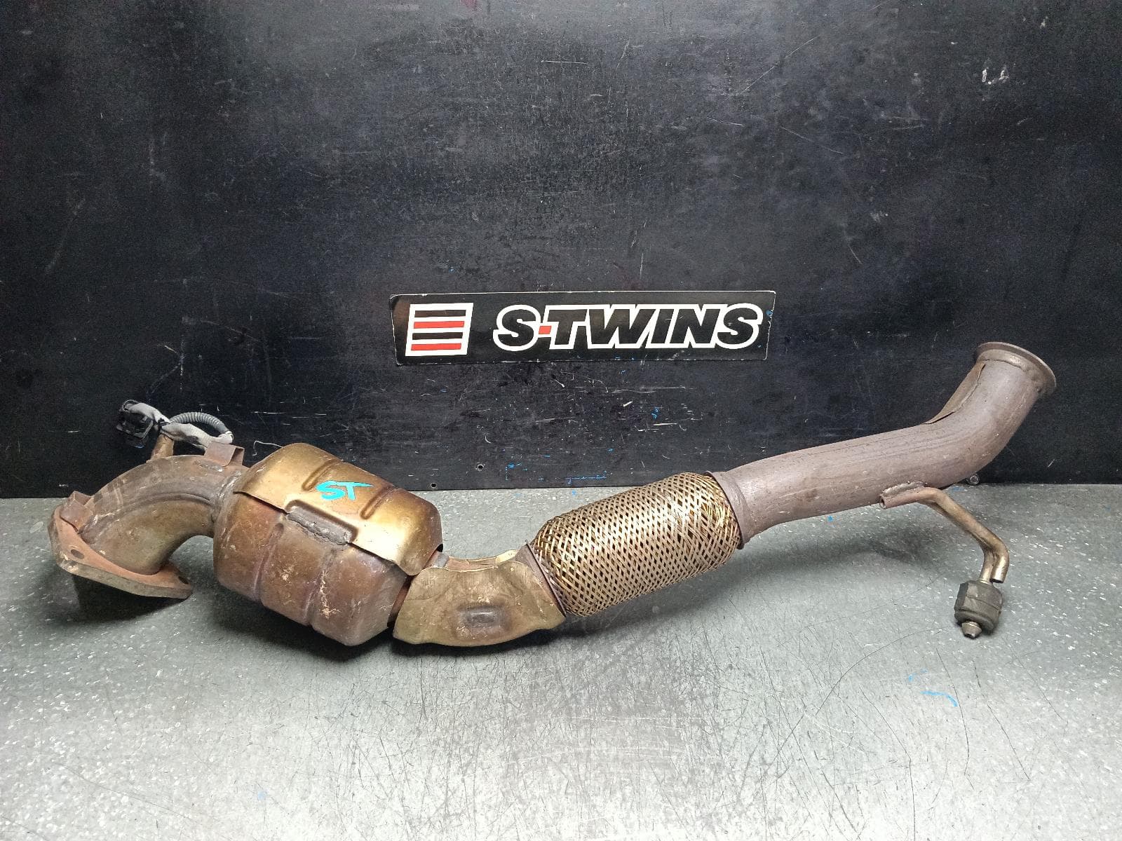 Used auto part listing image: 2021 LDV D90 CATALYTIC CONVERTER UNDER CAR-CAT TYPE, 2.0, PETROL, SV9A, 11/17- 0000399233