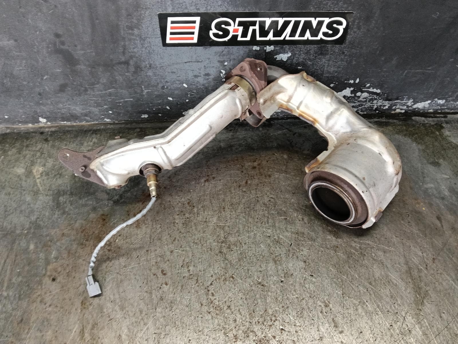 Used auto part listing image: 2016 NISSAN JUKE CATALYTIC CONVERTER DOWNPIPE-CAT TYPE, 1.6, MR16DDT, PETROL, F15, 06/10-12/19 0000400830