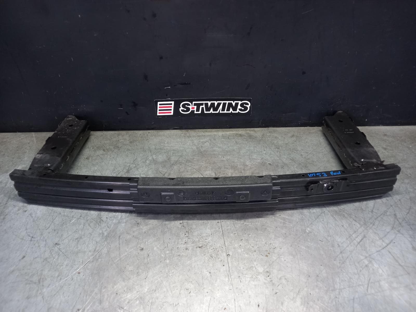 Used auto part listing image: 2019 FORD ENDURA R BAR BRACKET REINFO CA, MAIN REINFORCEMENT, 09/18-06/20 0000399983