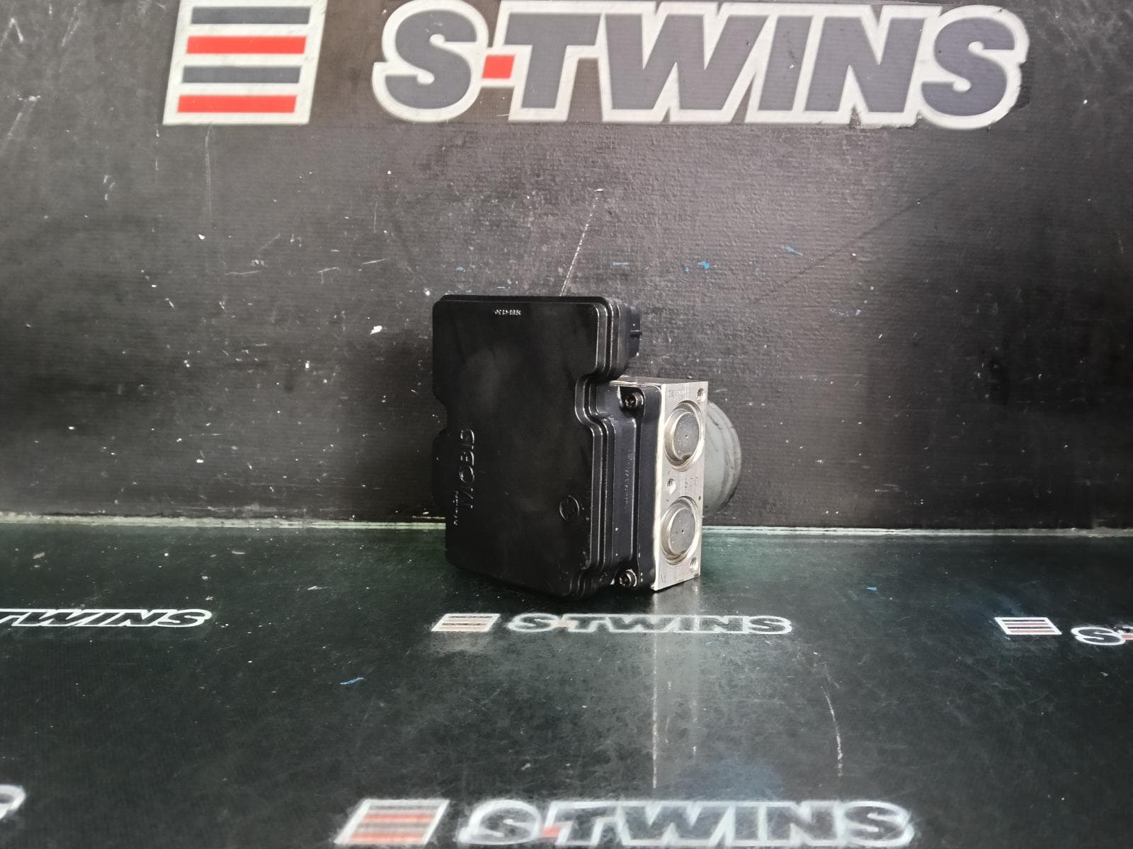 Used auto part listing image: 2013 HYUNDAI I30 ABS PUMP MODULATOR GD, 5DR HATCH, 03/12-04/17 0000401663