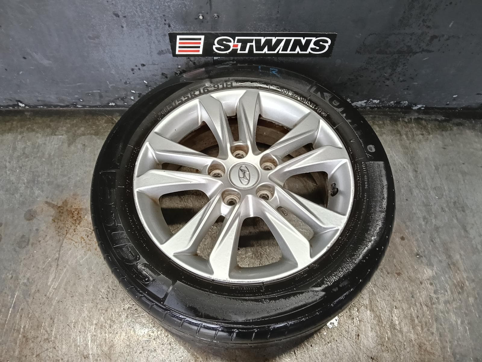 Used auto part listing image: 2013 HYUNDAI I30 WHEEL MAG FACTORY, 16X6.5IN, ACTIVE/ELITE, GD, 03/12-02/17 0000401683