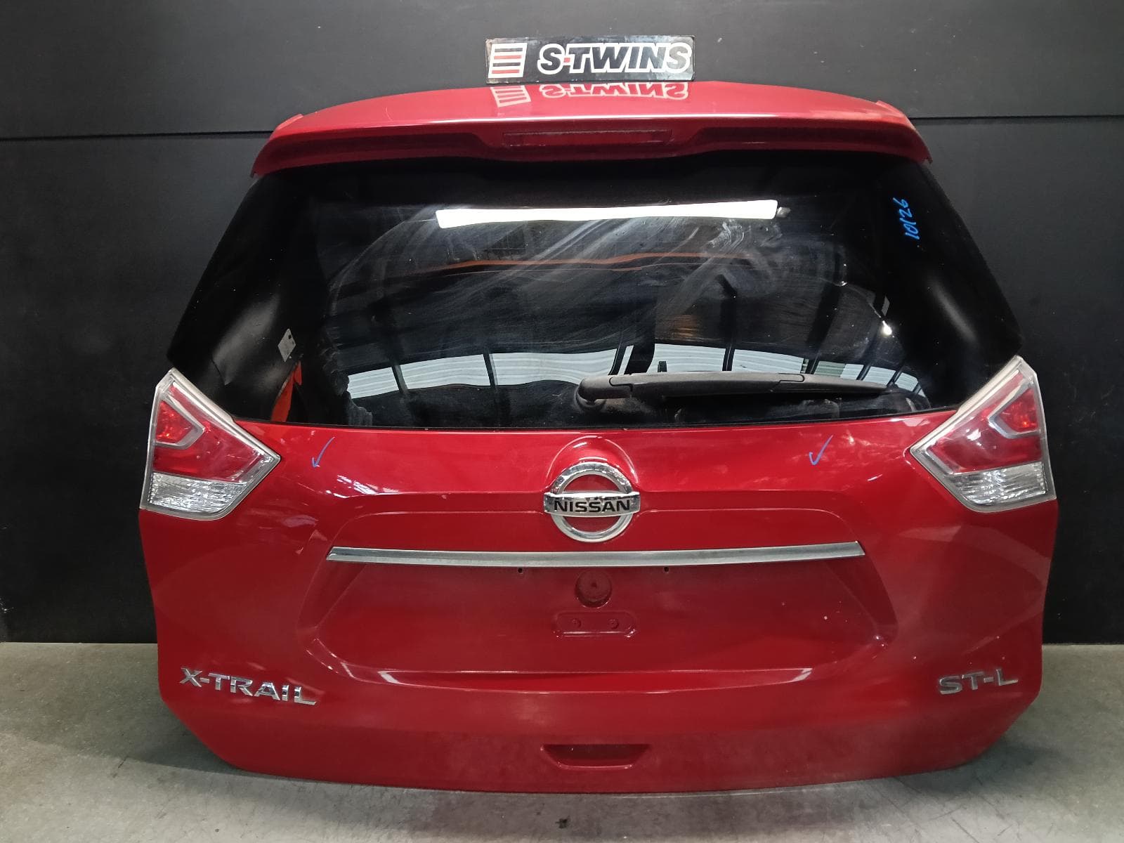 Used auto part listing image: 2016 NISSAN XTRAIL BOOTLID TAILGATE TAILGATE, T32, ST-L, 02/14-01/17 0000401278