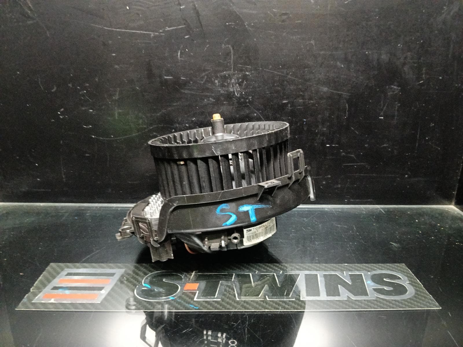 Used auto part listing image: 2018 AUDI A3 HEATER FAN MOTOR 8V, W/ CLIMATE CONTROL TYPE, 03/13-10/20 0000401541