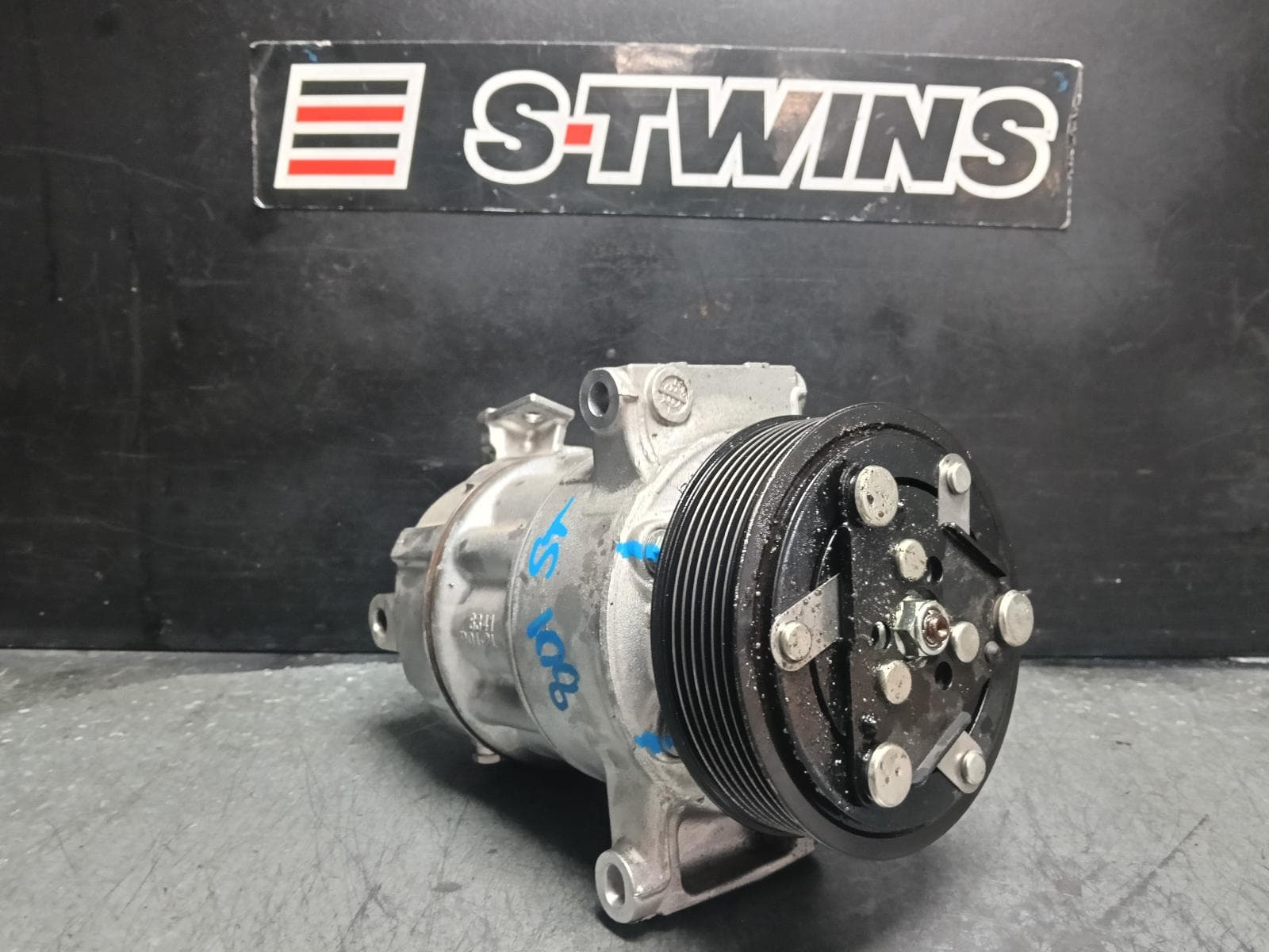 Used auto part listing image: 2024 NISSAN QASHQAI A C COMPRESSOR J12, PETROL, 1.3, TURBO, HR13, 05/22- 0000408018