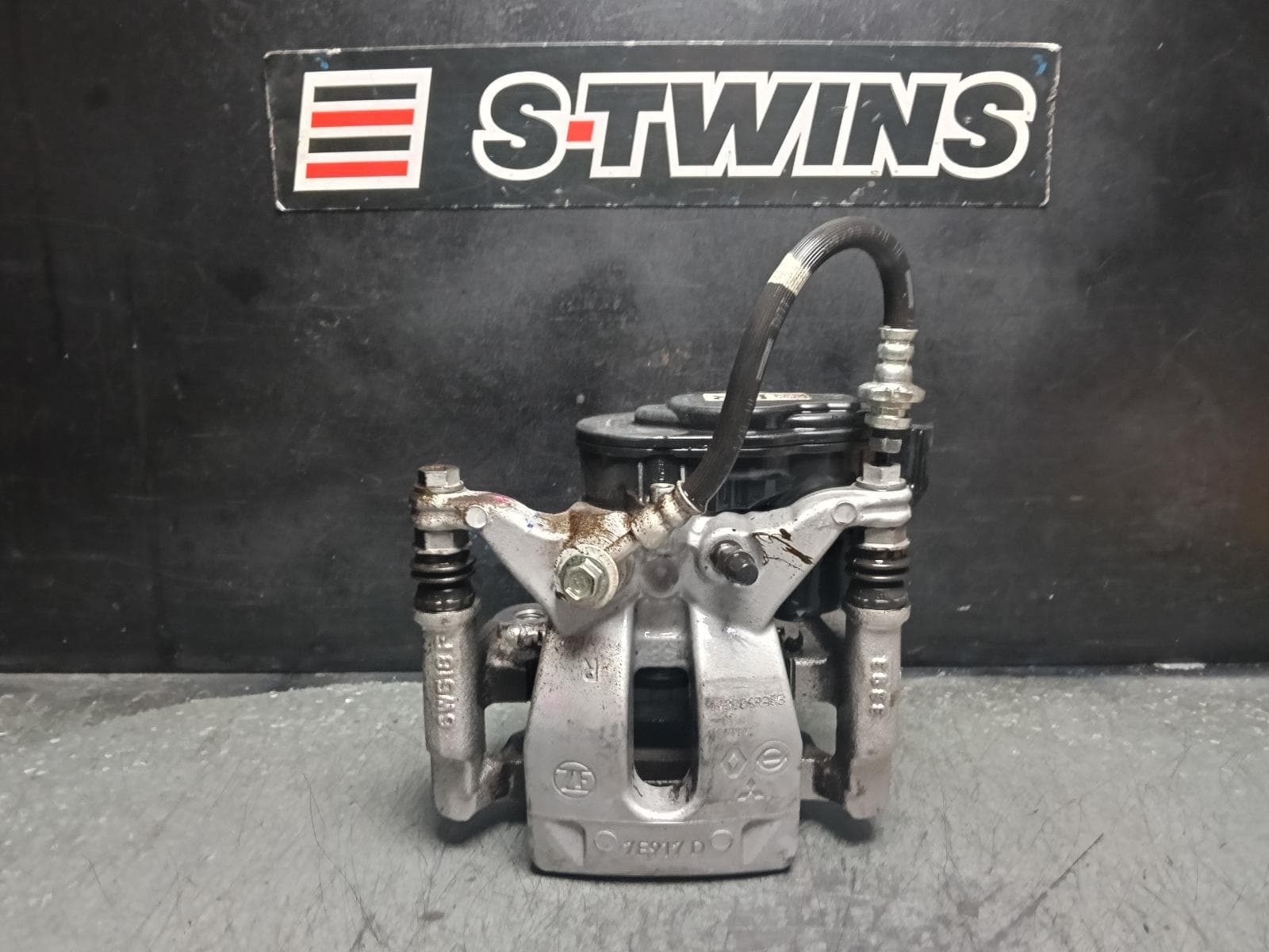 Used auto part listing image: 2024 NISSAN QASHQAI CALIPER J12, RH REAR, 05/22- 0000408050