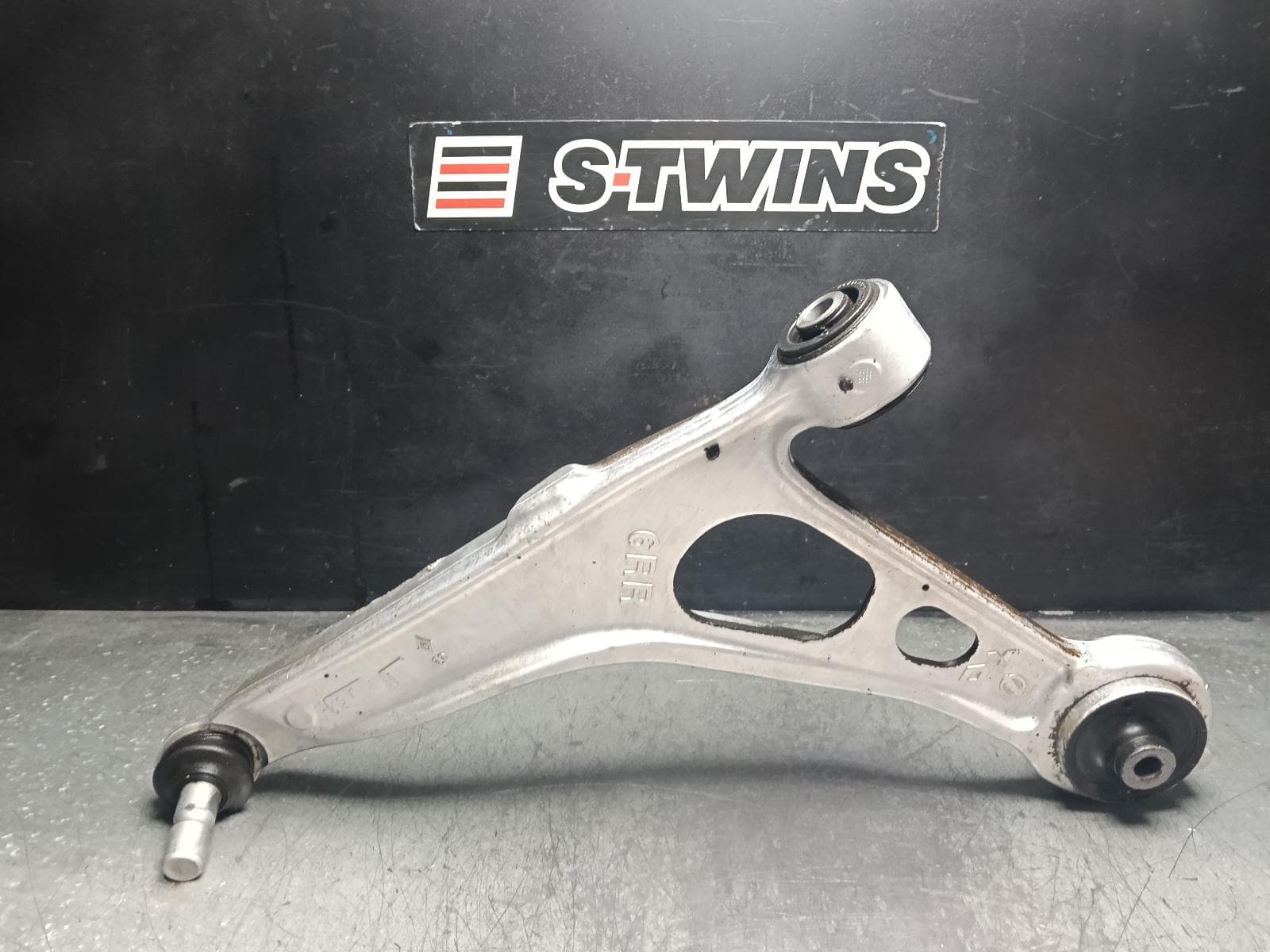 Used auto part listing image: 2024 NISSAN QASHQAI LEFT FRONT LOWER CONTROL ARM J12, 05/22- 0000408056