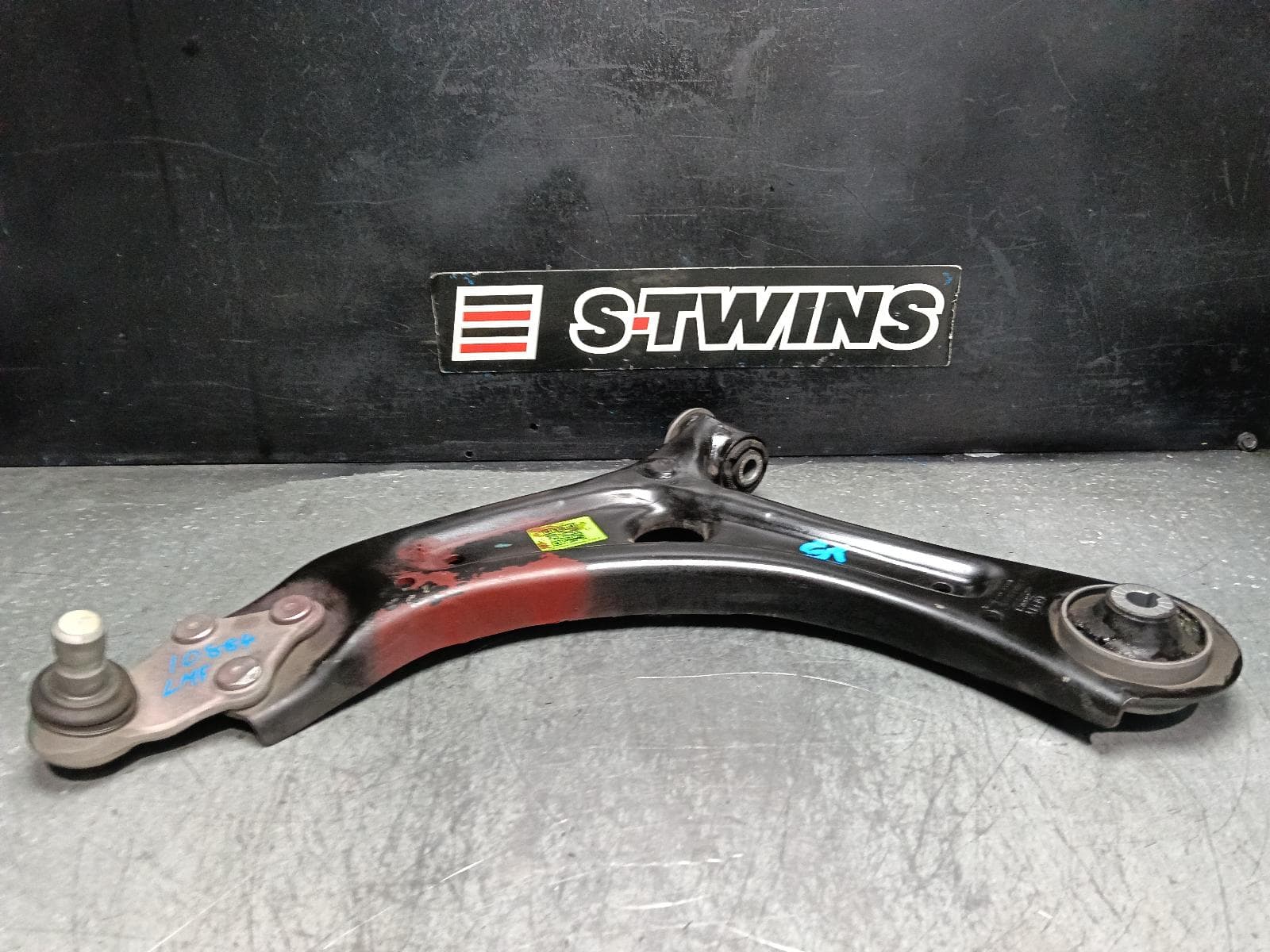 Used auto part listing image: 2025 GEELY STARRAY LEFT FRONT LOWER CONTROL ARM P145, 06/25- 0000405827