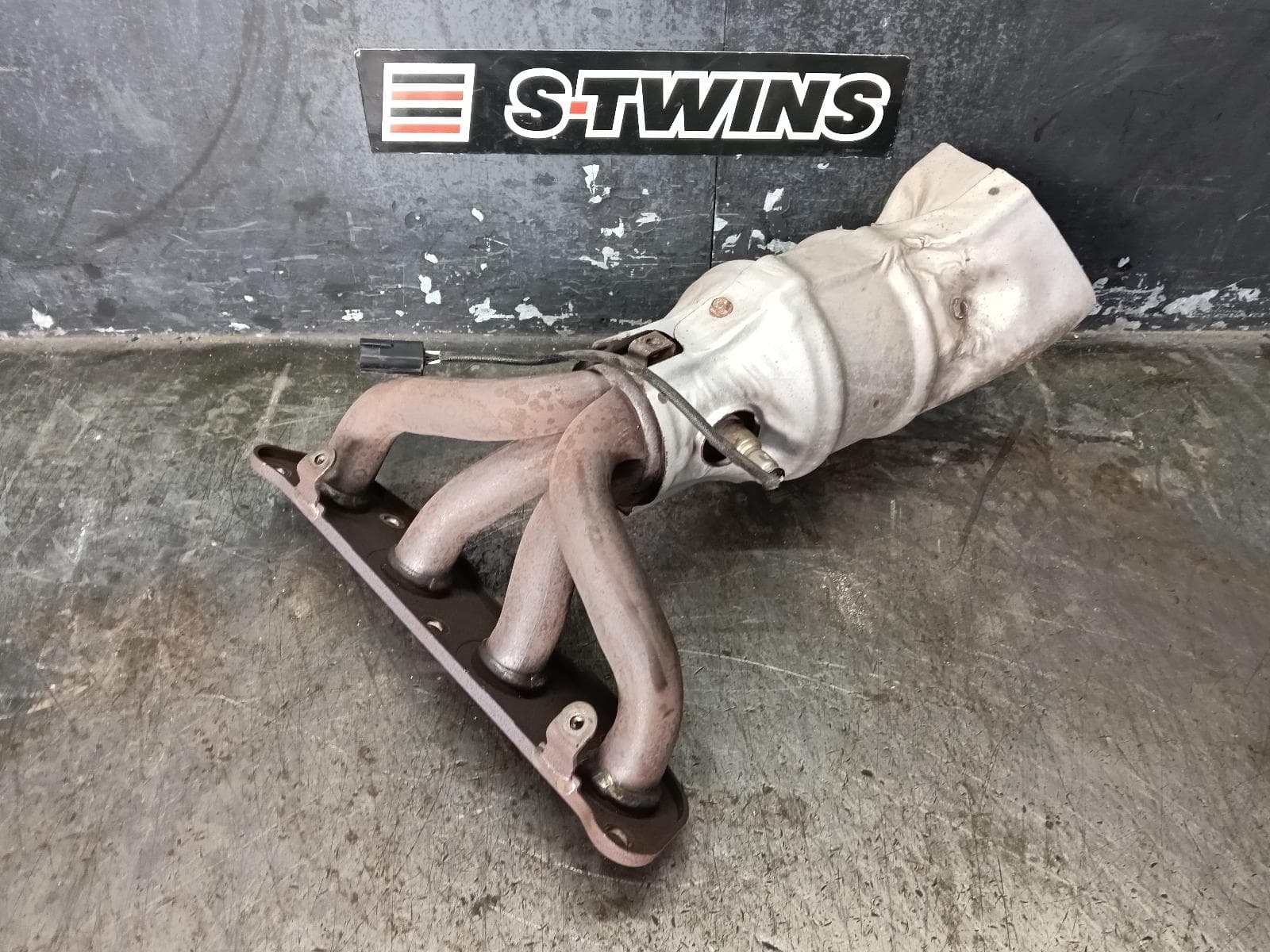 Used auto part listing image: 2014 NISSAN DUALIS CATALYTIC CONVERTER MANIFOLD-CAT TYPE, 2.0, PETROL, J10, 10/07-05/14 0000405137