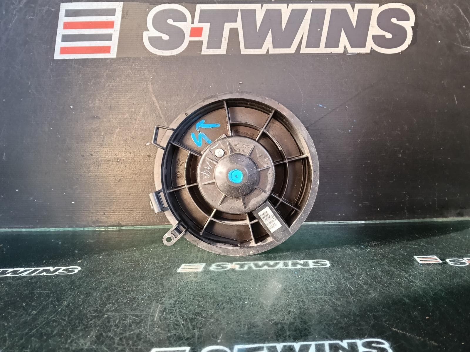 Used auto part listing image: 2014 NISSAN DUALIS HEATER FAN MOTOR J10, 10/07-05/14 0000405156