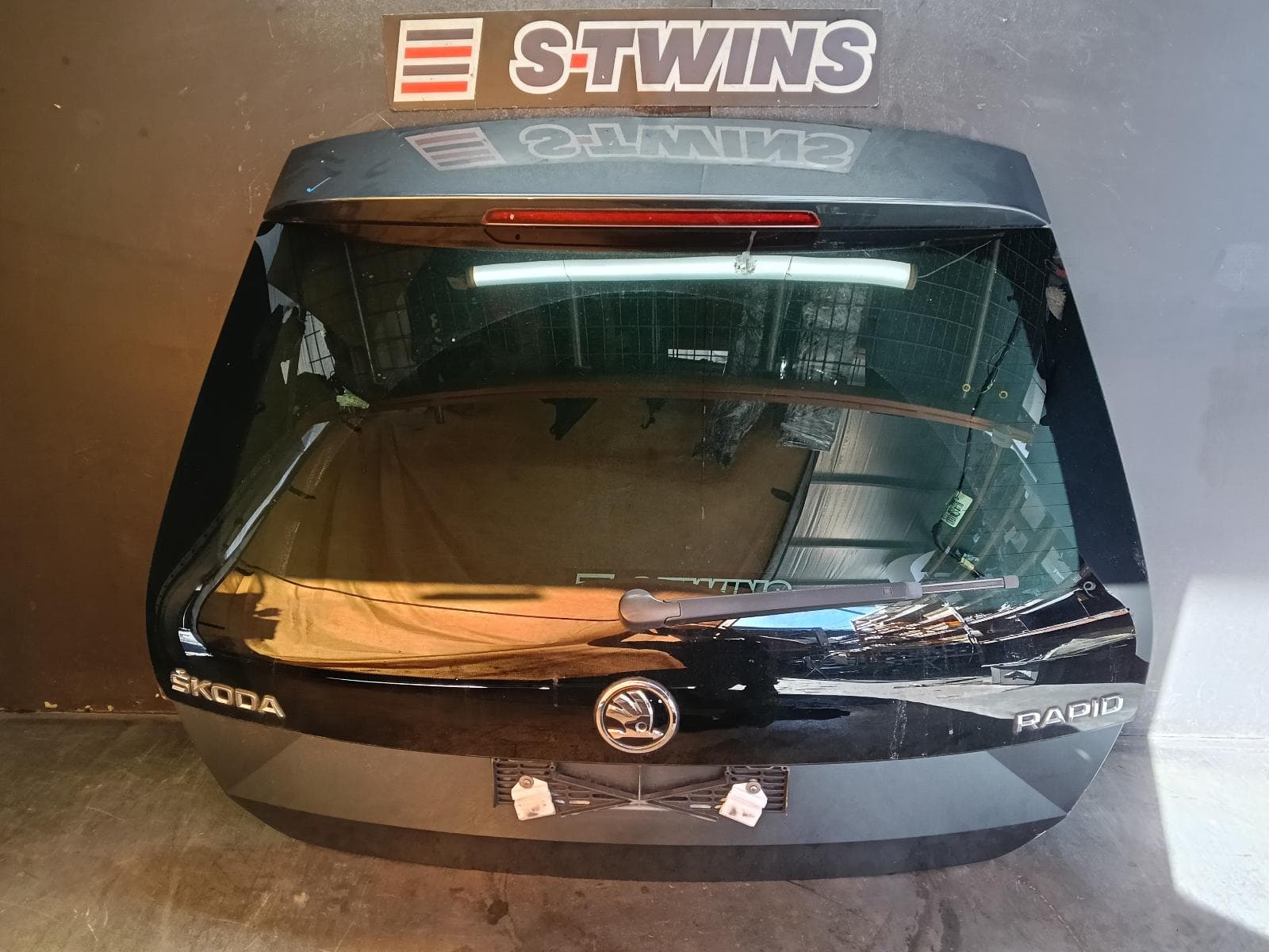 Used auto part listing image: 2020 SKODA RAPID BOOTLID TAILGATE TAILGATE, NH, 05/14-12/20 0000402187