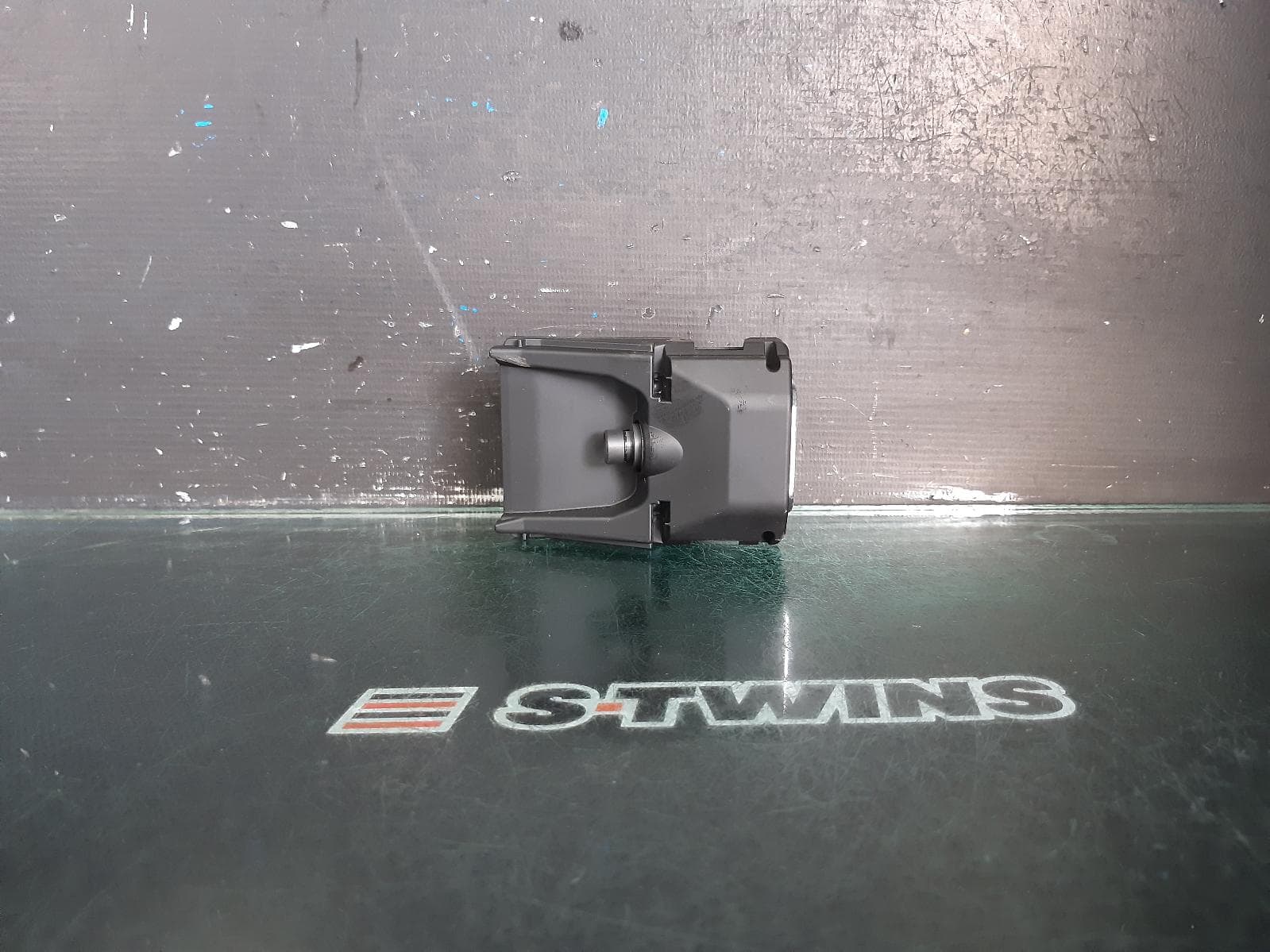 Used auto part listing image: 2023 HYUNDAI I30 REVERSE CAMERA FRONT CAMERA (WINDSCREEN MOUNTED), PD, 03/17- 0000291985