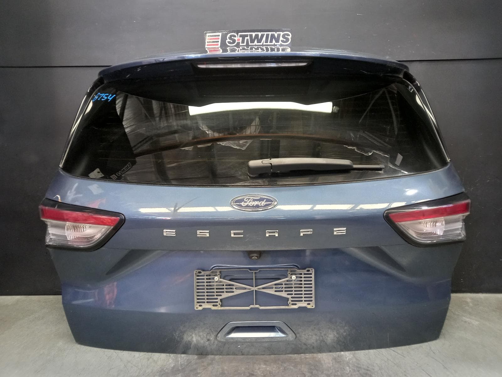 Used auto part listing image: 2021 FORD ESCAPE BOOTLID TAILGATE TAILGATE, W/ POWER LIFTGATE TYPE, ZH, 06/20-04/24 0000402153