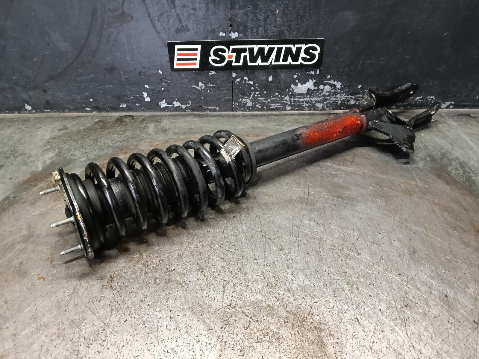 Used auto part listing image: 2017 JEEP GRANDCHEROKEE LEFT FRONT STRUT WK, STANDARD TYPE, 09/16-02/22 0000403276