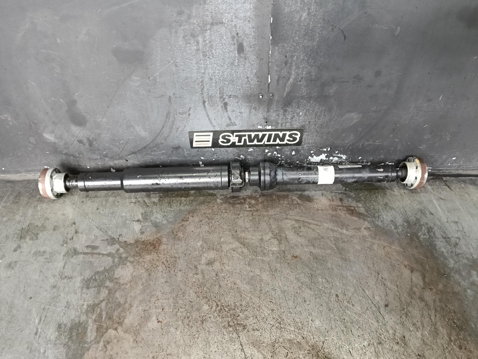 Used auto part listing image: 2017 JEEP GRANDCHEROKEE REAR PROP SHAFT 3.0, DIESEL, AWD, WK, 10/10-02/22 0000403244