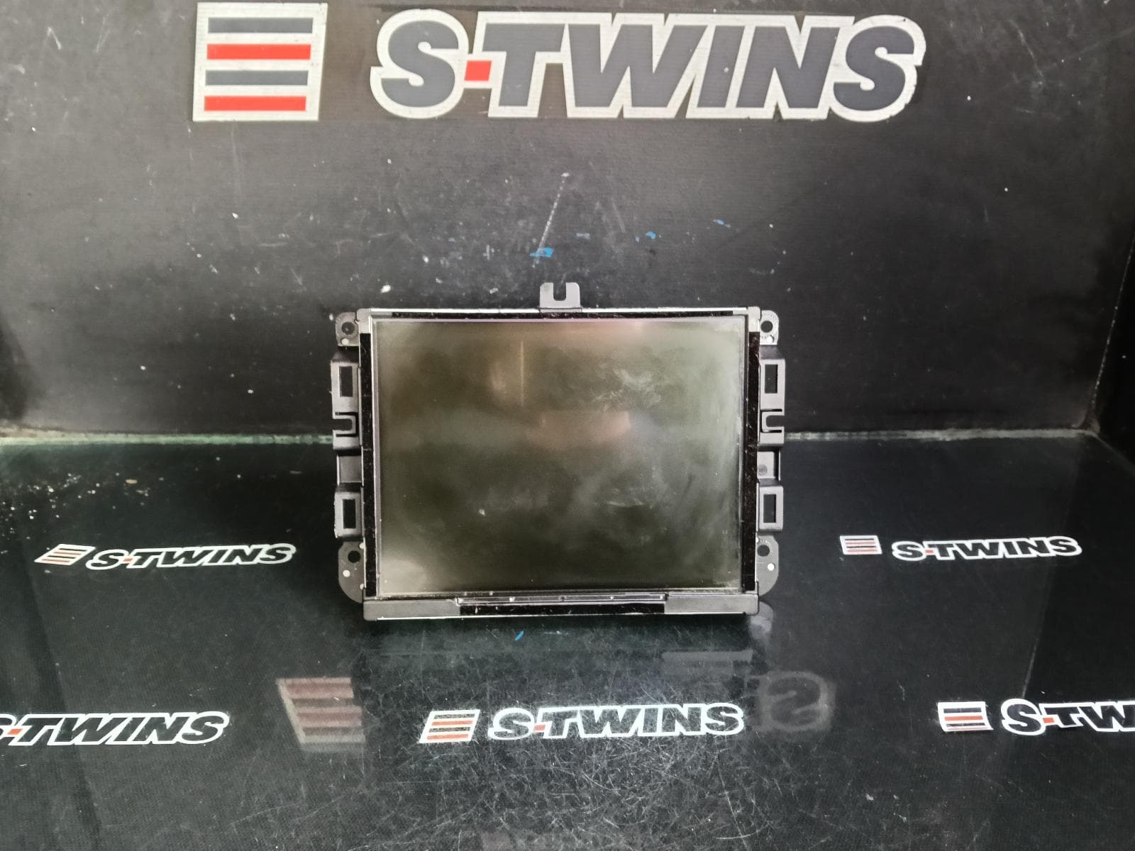 Used auto part listing image: 2017 JEEP GRANDCHEROKEE DISPLAY UNIT ONLY, UCONNECT 8.4IN, SAT NAV TYPE, WK, 10/16-02/22 0000403280
