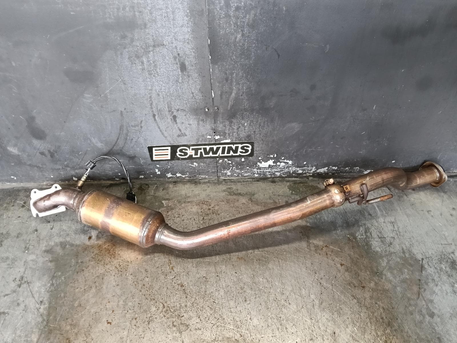 Used auto part listing image: 2015 JEEP GRANDCHEROKEE CATALYTIC CONVERTER MANIFOLD-CAT TYPE, 3.6, PETROL, LH SIDE, WK, 04/13-02/22 0000403290