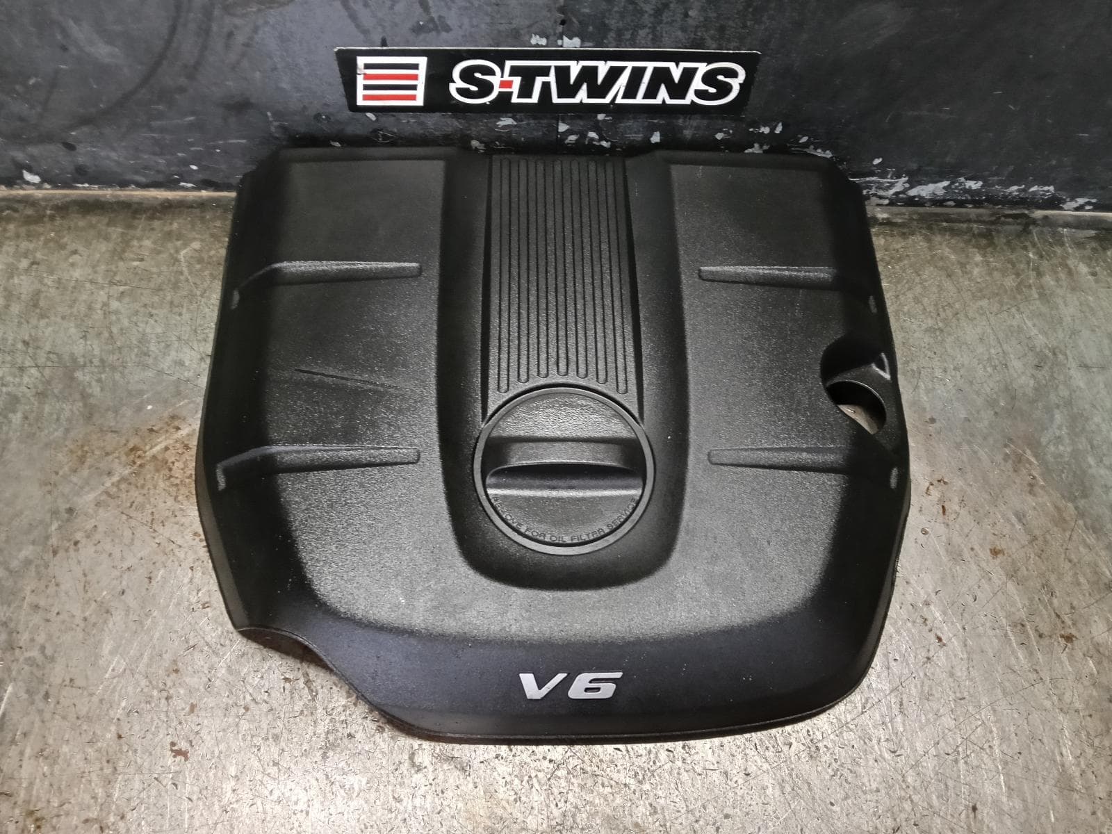 Used auto part listing image: 2015 JEEP GRANDCHEROKEE ENGINE COVER PETROL, 5.7, WK, 11/10-02/22 0000403292