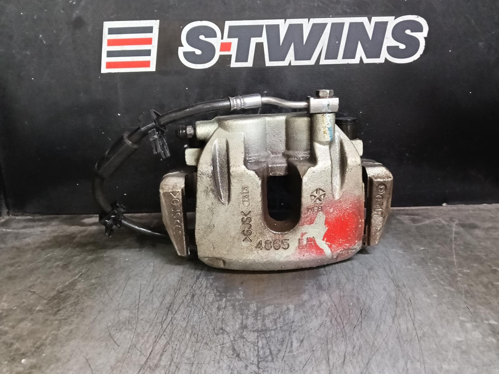 Used auto part listing image: 2015 JEEP GRANDCHEROKEE CALIPER LH FRONT, STANDARD TYPE, WK, 10/10-02/22 0000403314