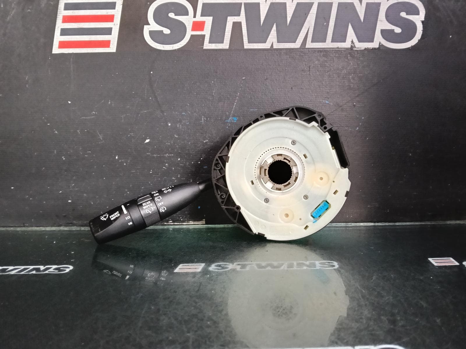 Used auto part listing image: 2015 JEEP GRANDCHEROKEE COMBINATION SWITCH ASSY, WK, NON HEATED & NON POWER TILT STEERING WHEEL TYPE, 04/13-09/16 0000403324