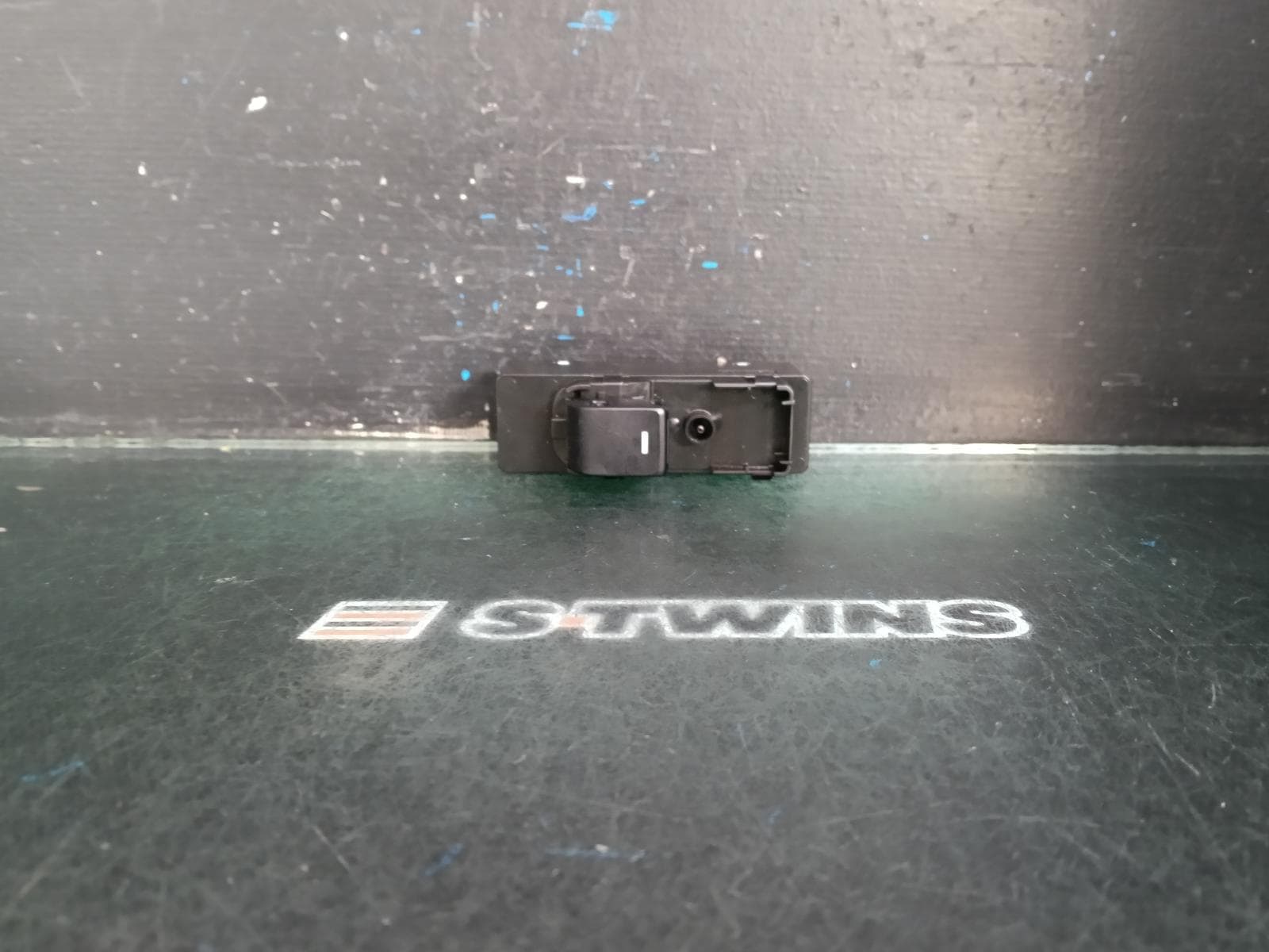 Used auto part listing image: 2018 MAZDA CX5 PWR DR WIND SWITCH LH FRONT, NON CHROME INSERT, KF, 02/17- 0000403630
