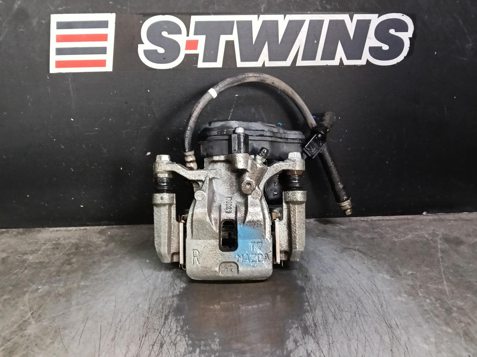 Used auto part listing image: 2018 MAZDA CX5 CALIPER RH REAR, KF, 02/17- (AUS ONLY) 0000403637