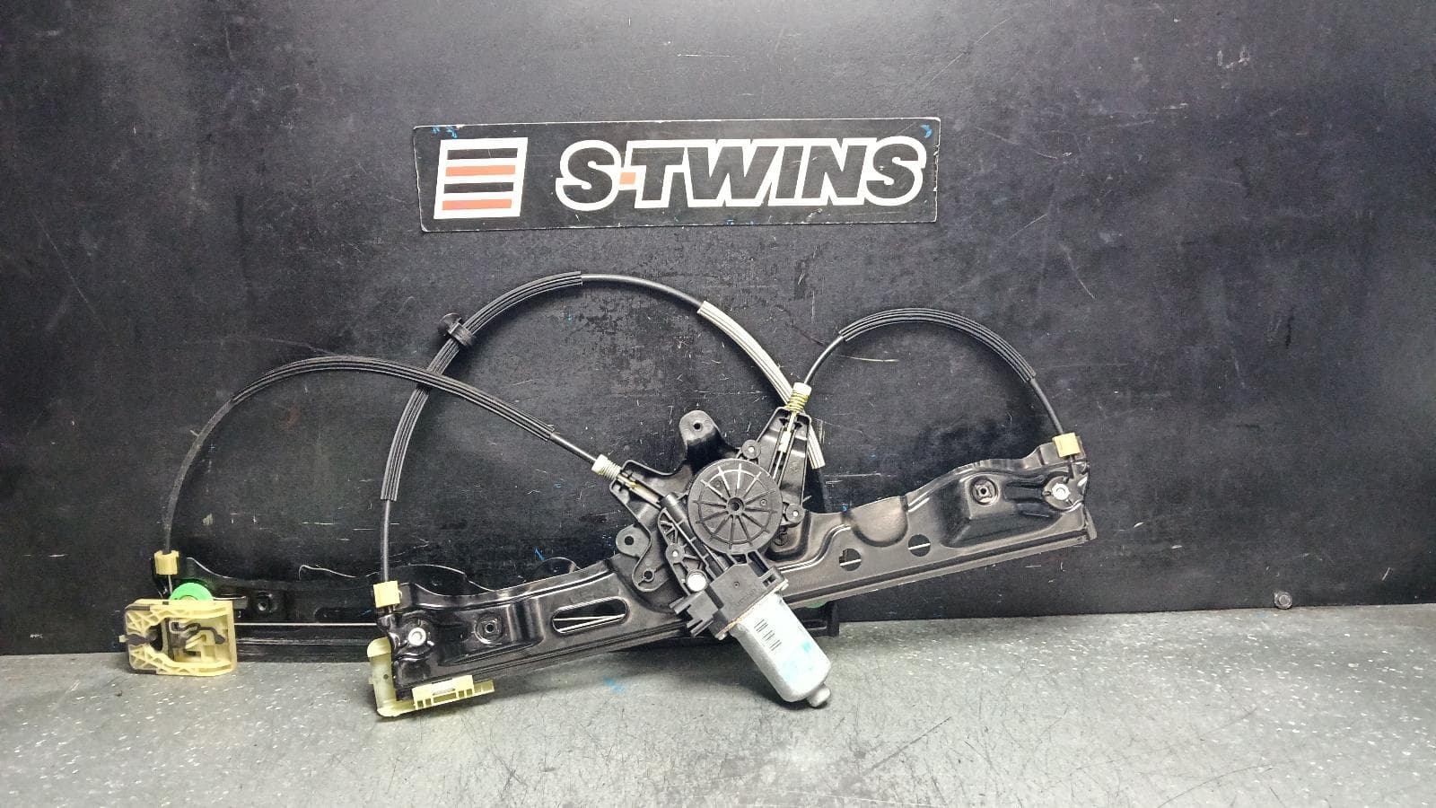 Used auto part listing image: 2021 FORD RANGER RIGHT FRONT WINDOW REG MOTOR 6 PIN, PX, 06/11-04/22 0000402743
