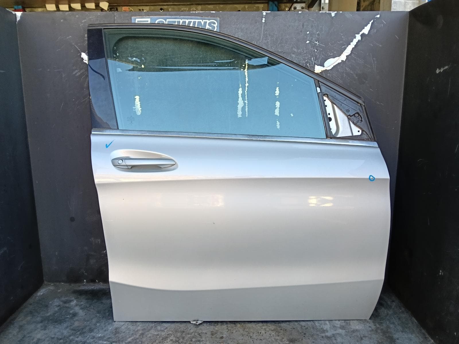 Used auto part listing image: 2013 MERCEDES B CLASS RIGHT FRONT DOOR W246, 12/11-02/19 0000406796