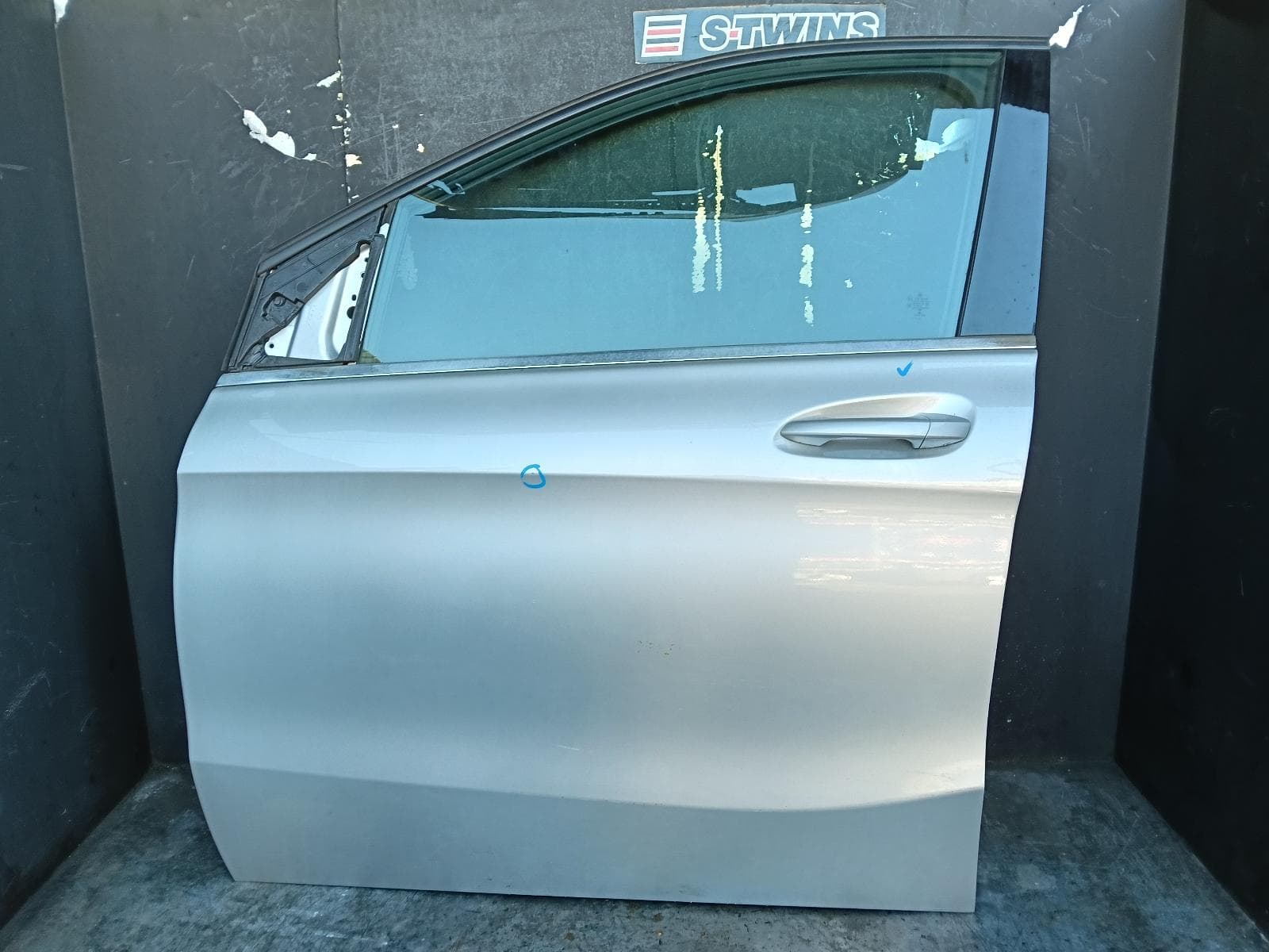 Used auto part listing image: 2013 MERCEDES B CLASS LEFT FRONT DOOR W246, 12/11-02/19 0000406795
