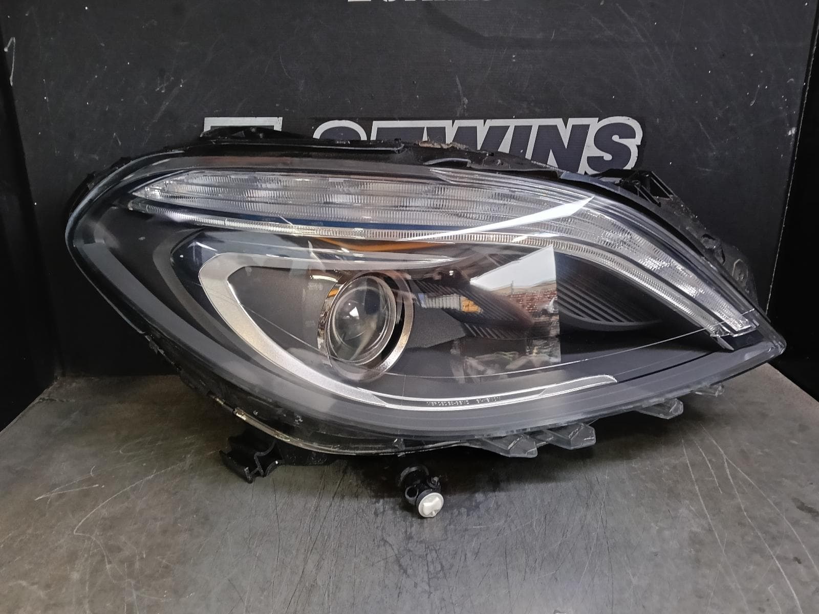 Used auto part listing image: 2013 MERCEDES B CLASS RIGHT HEADLAMP W246, XENON TYPE, 12/11-01/15 0000407000