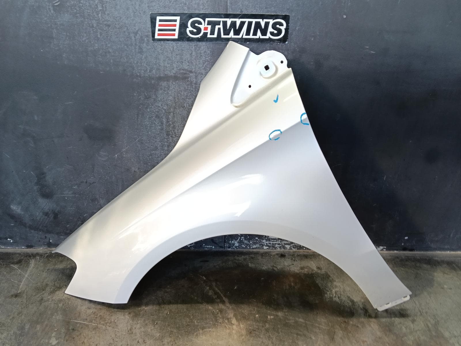 Used auto part listing image: 2013 MERCEDES B CLASS LEFT GUARD W246, 12/11-02/19 0000406831