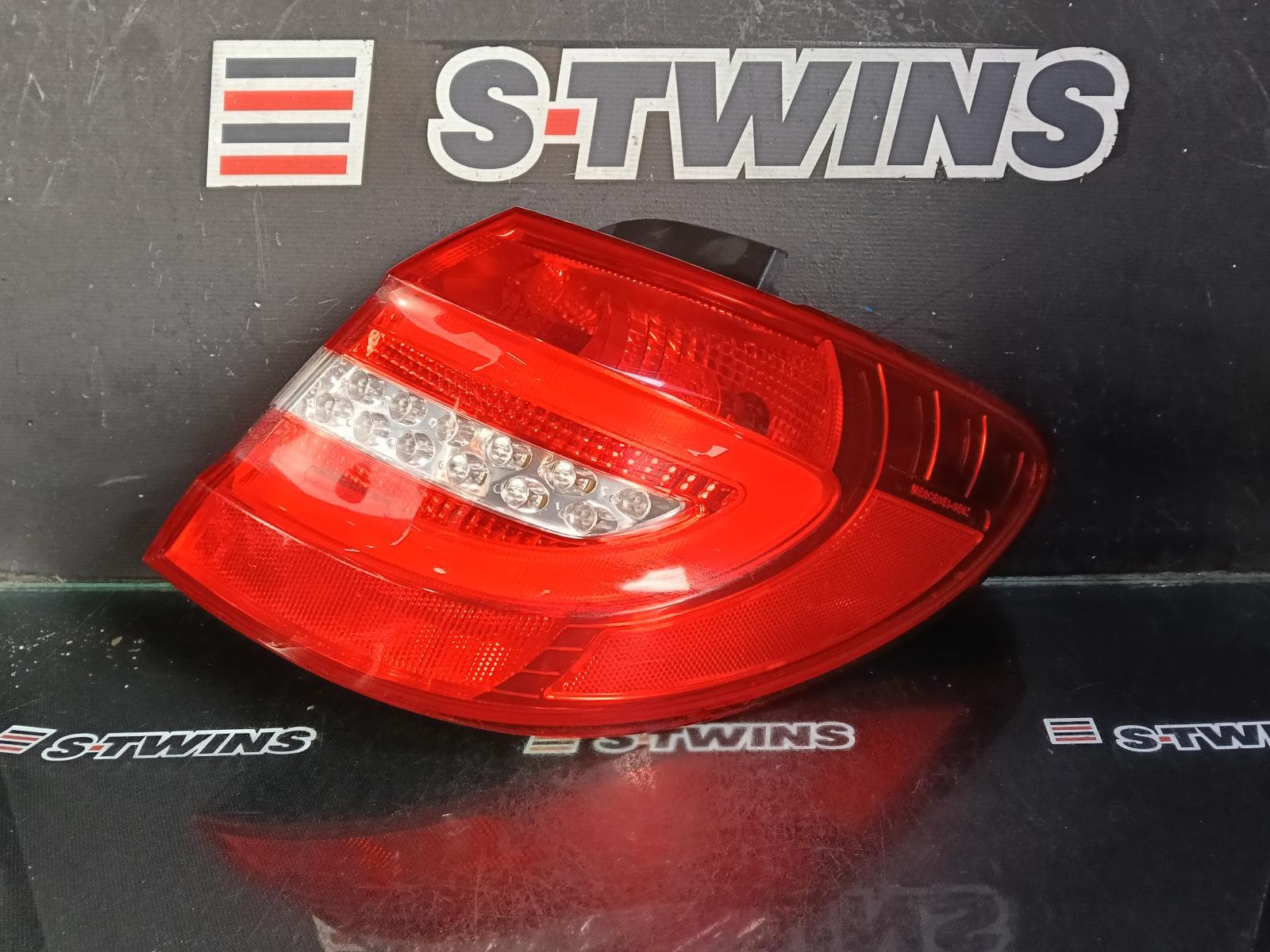 Used auto part listing image: 2013 MERCEDES B CLASS RIGHT TAILLIGHT W246, LED TYPE, 12/11-01/15 0000407006