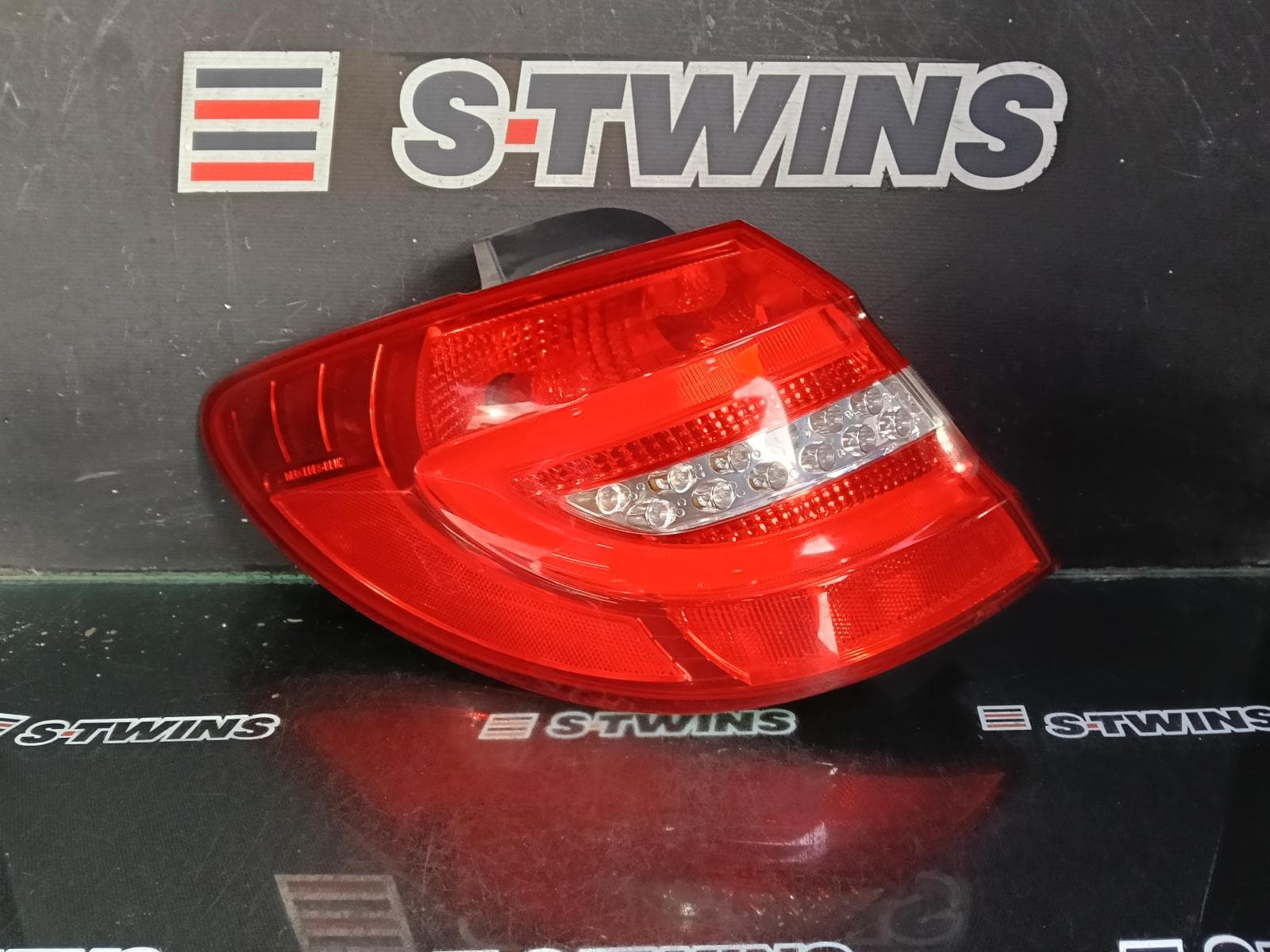 Used auto part listing image: 2013 MERCEDES B CLASS LEFT TAILLIGHT W246, LED TYPE, 12/11-01/15 0000407007
