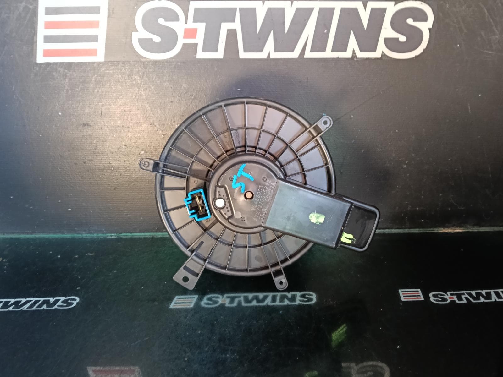 Used auto part listing image: 2012 JEEP GRANDCHEROKEE HEATER FAN MOTOR WK, 10/10-02/22 0000406048