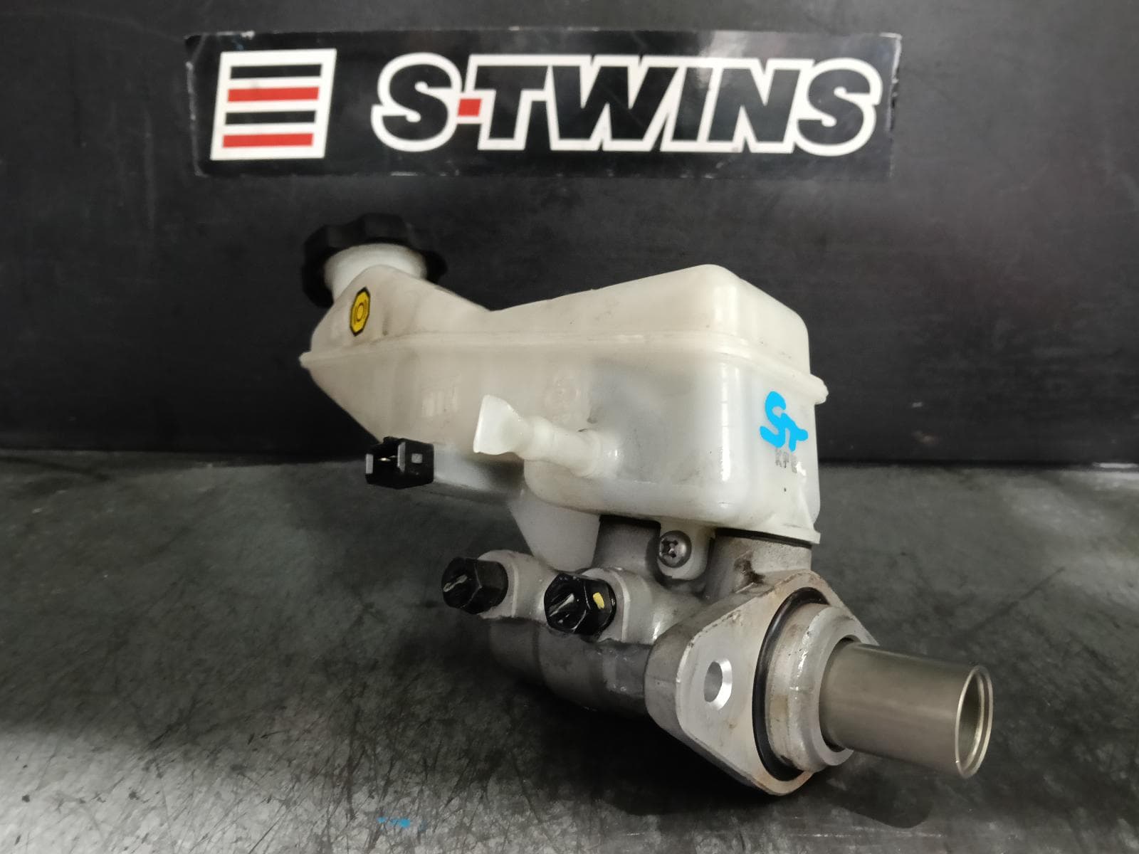 Used auto part listing image: 2015 HYUNDAI TUCSON MASTER CYLINDER TL, 06/15-01/21 0000407443