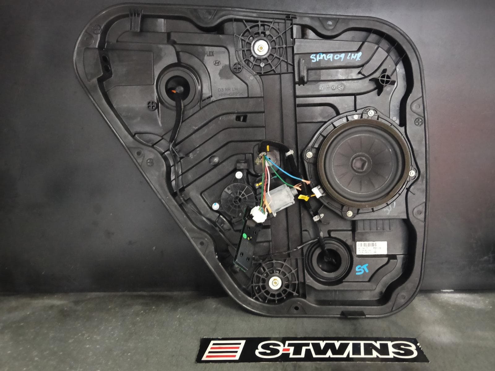 Used auto part listing image: 2015 HYUNDAI TUCSON LEFT REAR WND REG MOTOR TL, DOOR REG ASSY (REG AND MOTOR), GO/TROPHY/ACTIVE X, 06/15-01/21 0000407456