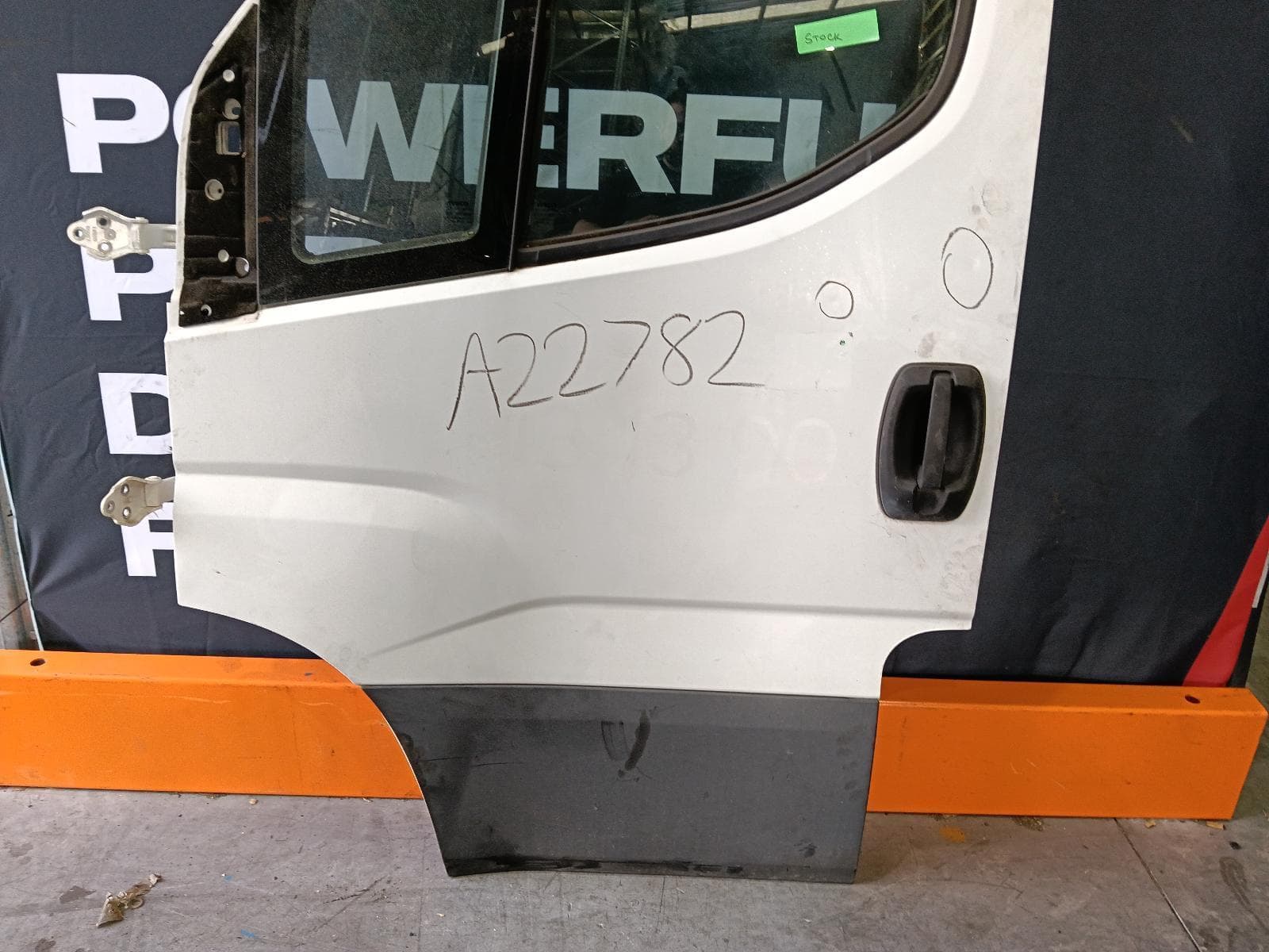 Used auto part listing image: 2019 IVECO DAILY LEFT FRONT DOOR 6TH GEN, 01/15- 0000402892