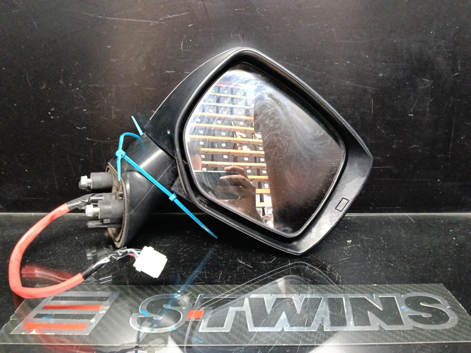 Used auto part listing image: 2014 SUBARU FORESTER RIGHT DOOR MIRROR SJ, W/ FLASHER, NON HEATED, NON BLINDSPOT, (5 WIRE), 09/12-08/18 0000402907