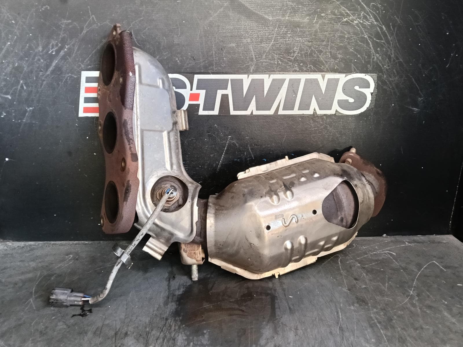 Used auto part listing image: 2015 TOYOTA KLUGER CATALYTIC CONVERTER MANIFOLD-CAT TYPE, 3.5, PETROL, FRONT, GSU50/GSU55, 12/13-10/16 0000397076