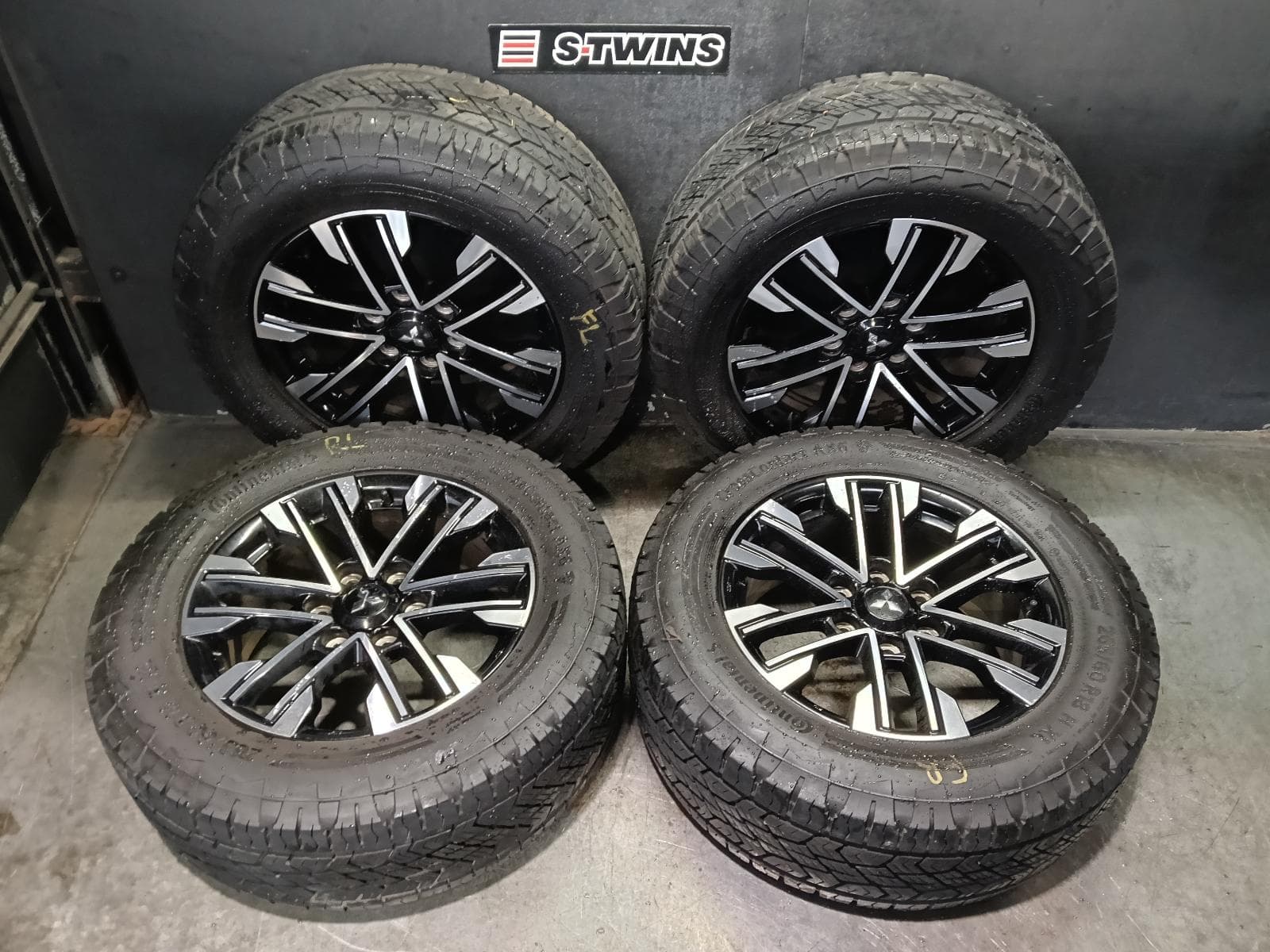 Used auto part listing image: 2021 MITSUBISHI PAJERO WHEEL MAG FACTORY, 18X7.5IN, 6 V SPOKE, BI-COLOUR, PAJERO SPORT, QF, 11/19-02/24 0000408988