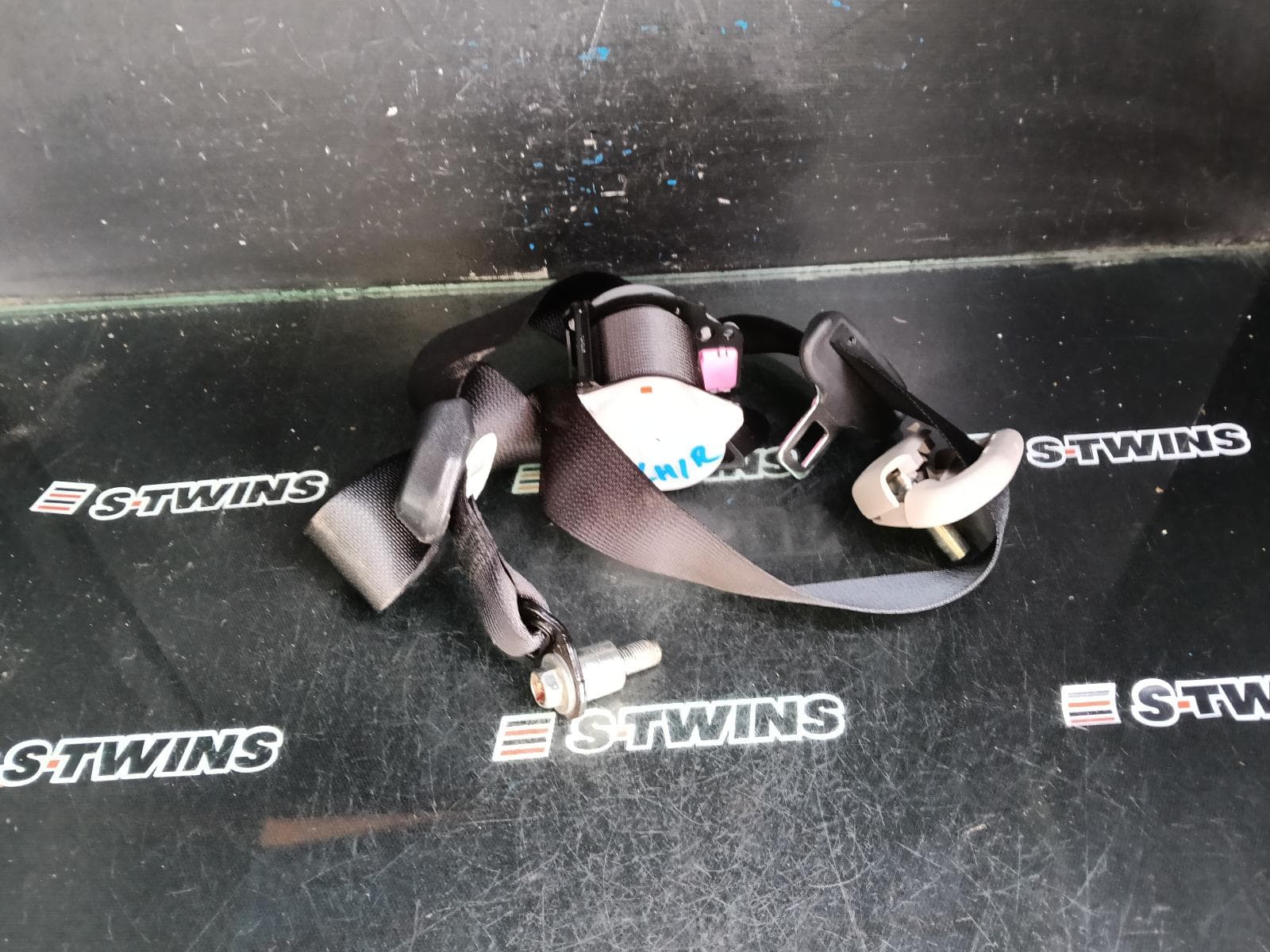 Used auto part listing image: 2021 MITSUBISHI PAJERO SEAT BELT STALK LH REAR, 3RD ROW, SEAT BELT ONLY, PAJERO SPORT, QE-QG, 10/15- 0000409127