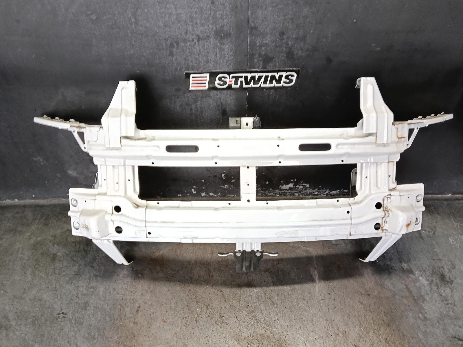 Used auto part listing image: 2014 HOLDEN CAPTIVA F BAR REINFORC BRACK MAIN REINFORCEMENT, CG, CAPTIVA 7 (4TH VIN = C), 01/11-09/15 0000403649