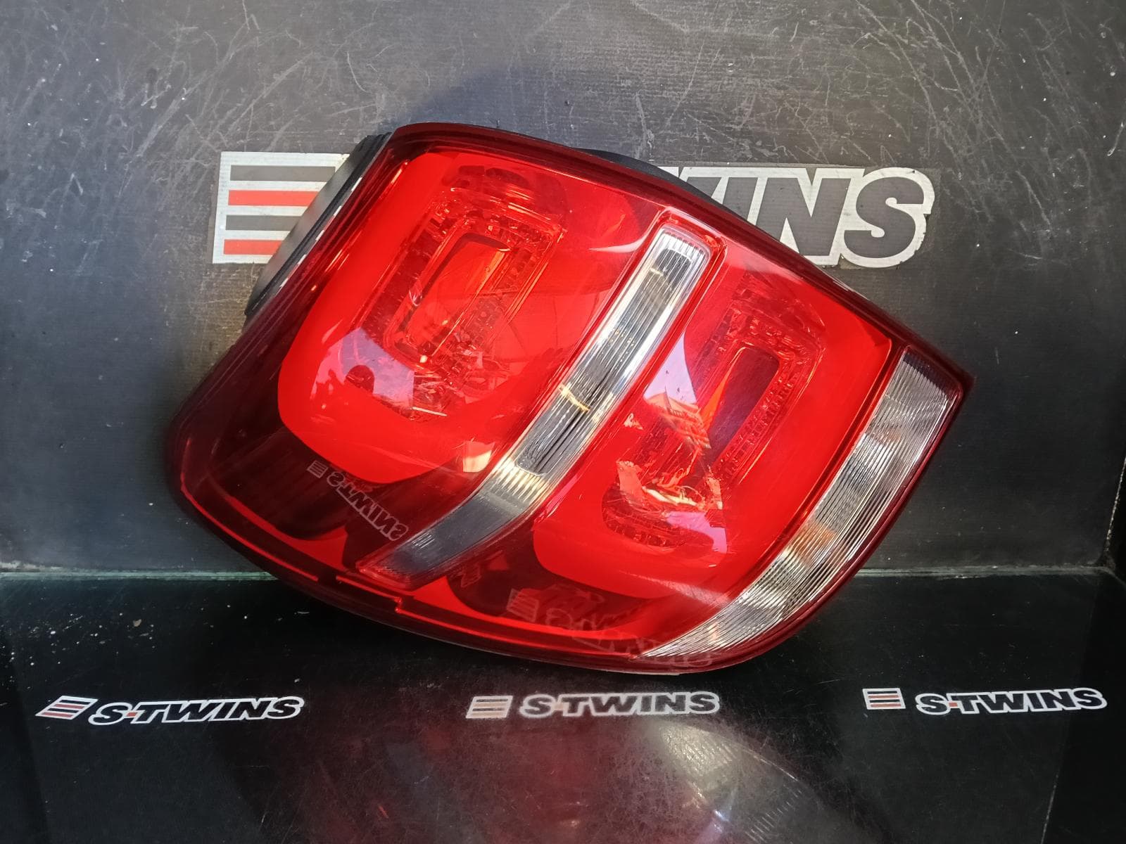 Used auto part listing image: 2014 HOLDEN CAPTIVA LEFT TAILLIGHT CG, CAPTIVA 7 (VIN KL3C), 12/13-06/18 0000403781