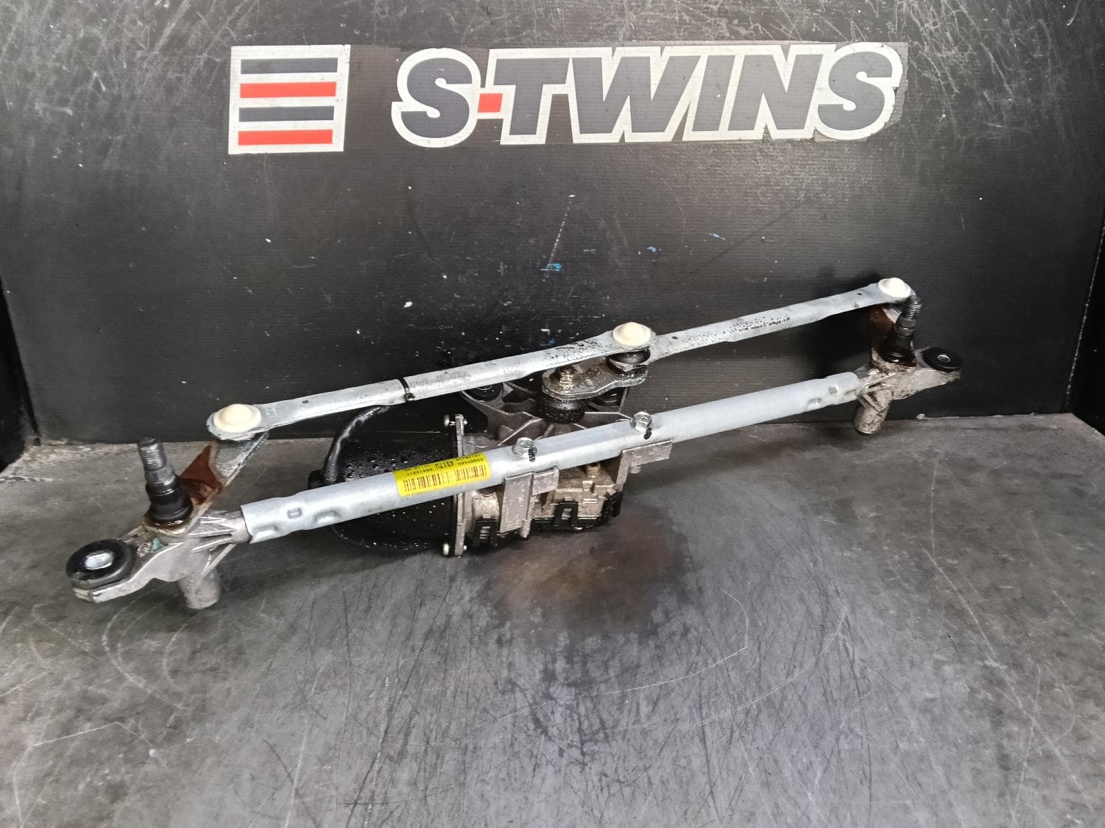Used auto part listing image: 2014 HOLDEN CAPTIVA WIPER MOTOR FRONT, CG, 01/11-06/18 0000403782