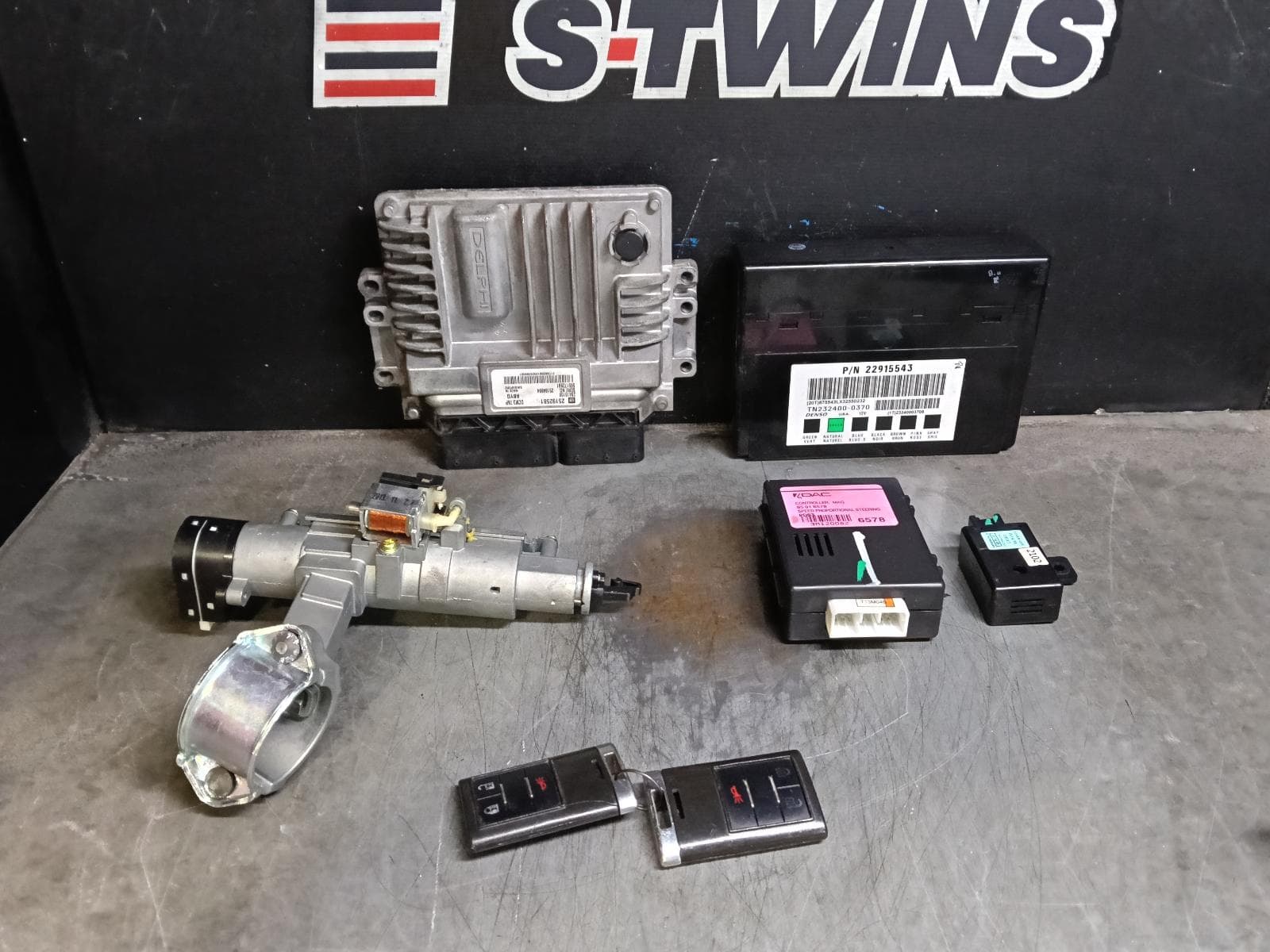 Used auto part listing image: 2014 HOLDEN CAPTIVA ENGINE ECU, 2.2, DIESEL, AUTO T/M, P/N 25184894, SEC SET (ECU/IMM/READER/KEY), CG, 01/11-06/18 0000403787