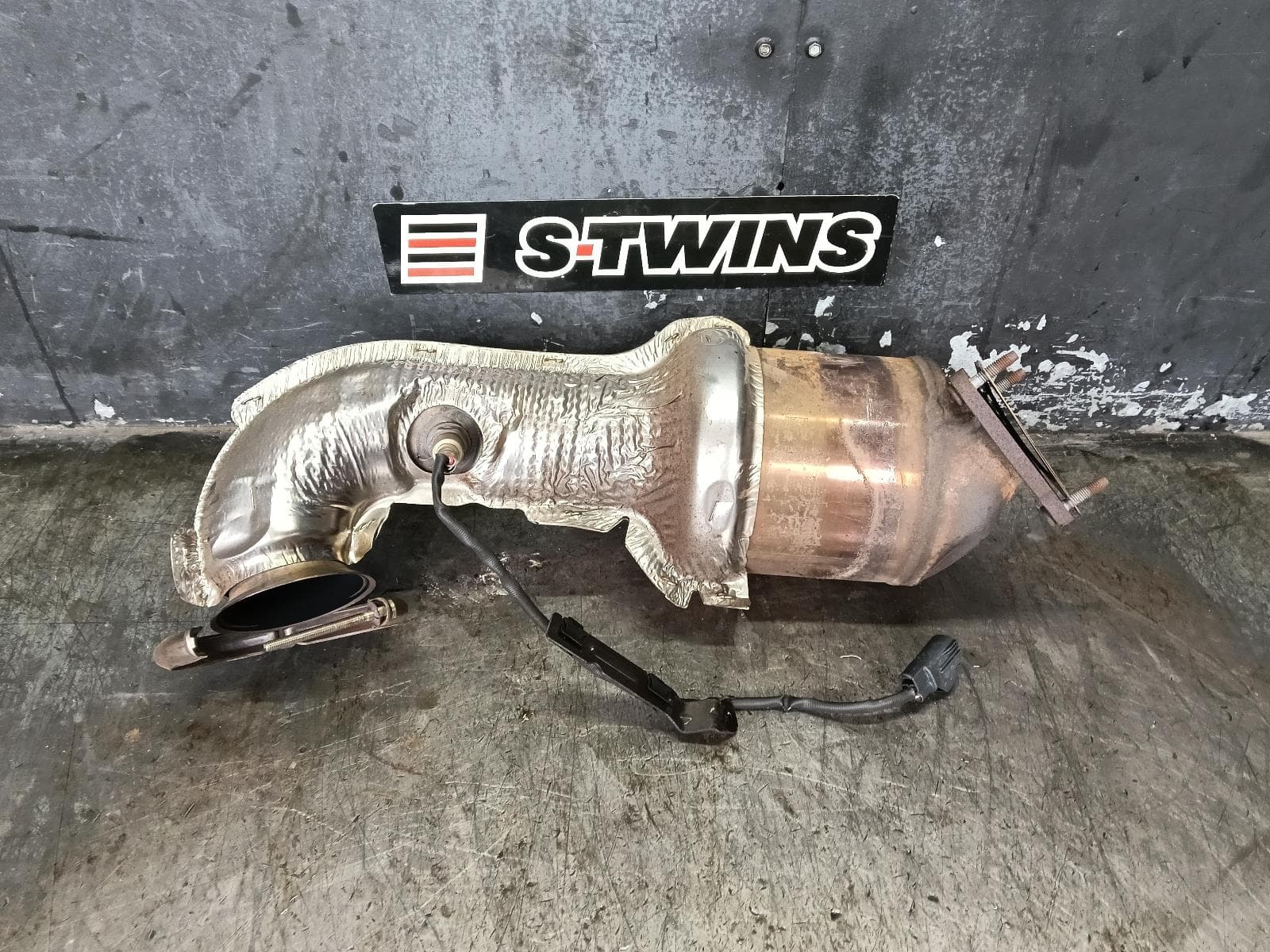 Used auto part listing image: 2017 LAND ROVER DISCOVERY SPORT CATALYTIC CONVERTER L550, DOWNPIPE-CAT TYPE, DIESEL, 2.0, TURBO, 07/16-06/19 0000408483