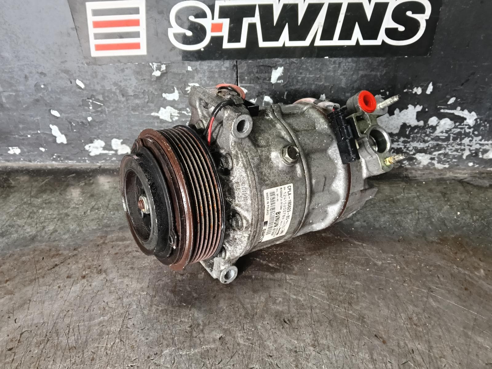 Used auto part listing image: 2017 LAND ROVER DISCOVERY SPORT A C COMPRESSOR L550, DIESEL, 2.0, TURBO, 07/16-06/19 0000408678